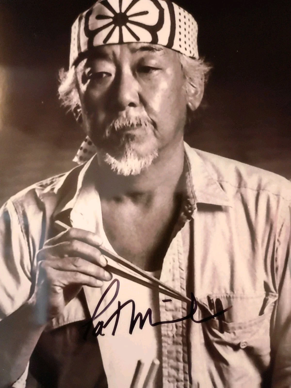 Pat Morita — Pat Morita Karate Kid Signed 8x10 with COA, image 4
