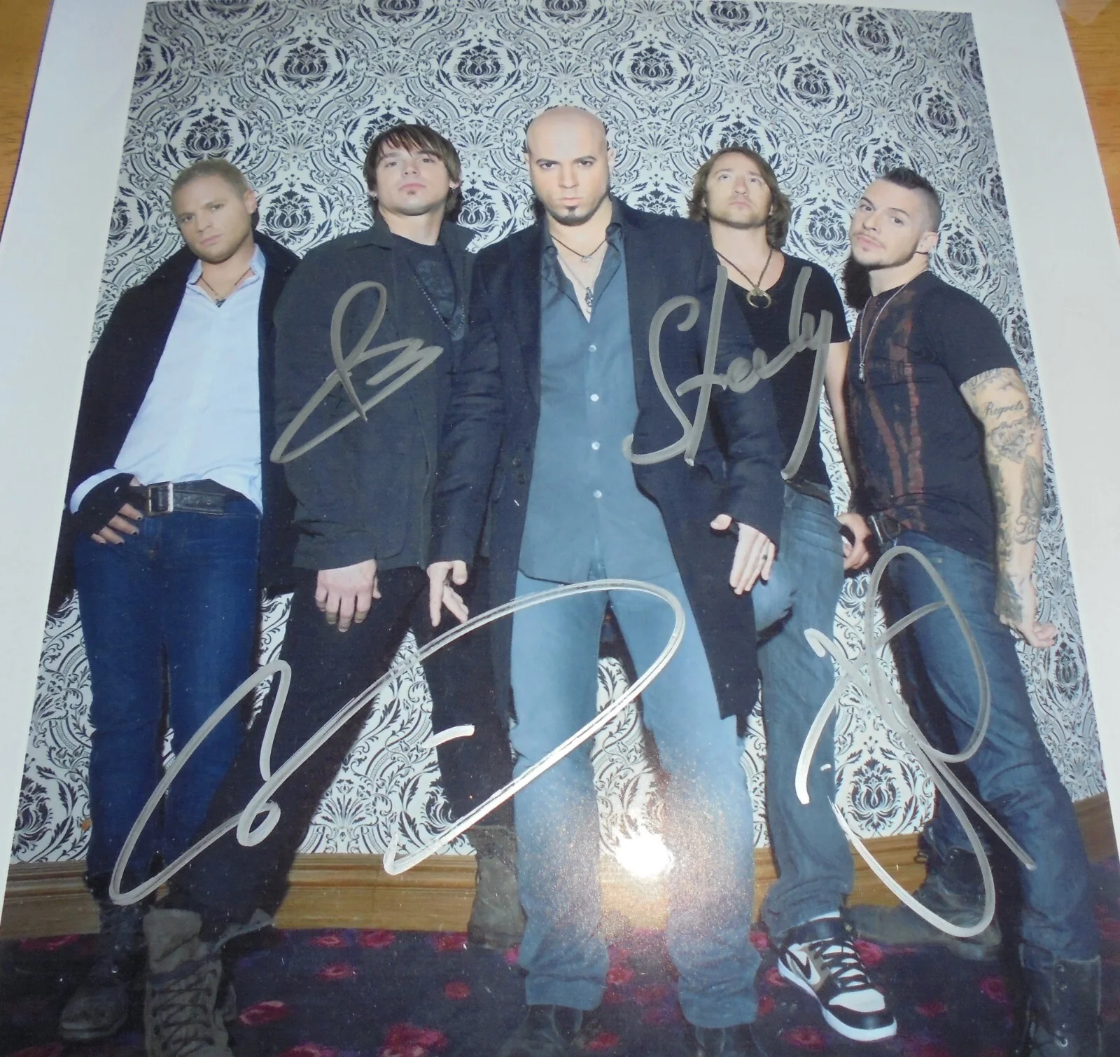 Daughtry Band Autographed Signed 12" x 9" Photo Autograph Chris American Idol, image 2