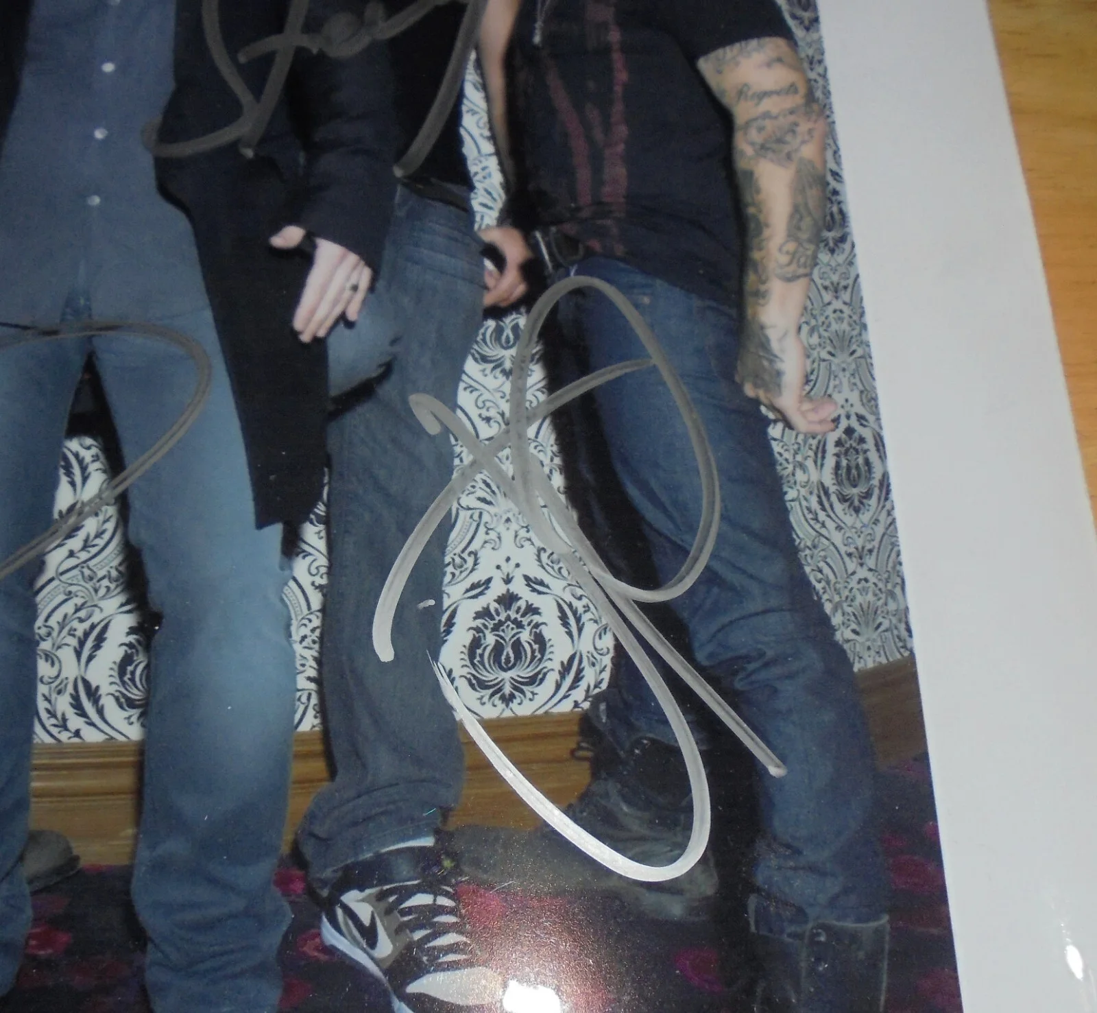 Daughtry Band Autographed Signed 12" x 9" Photo Autograph Chris American Idol, image 4