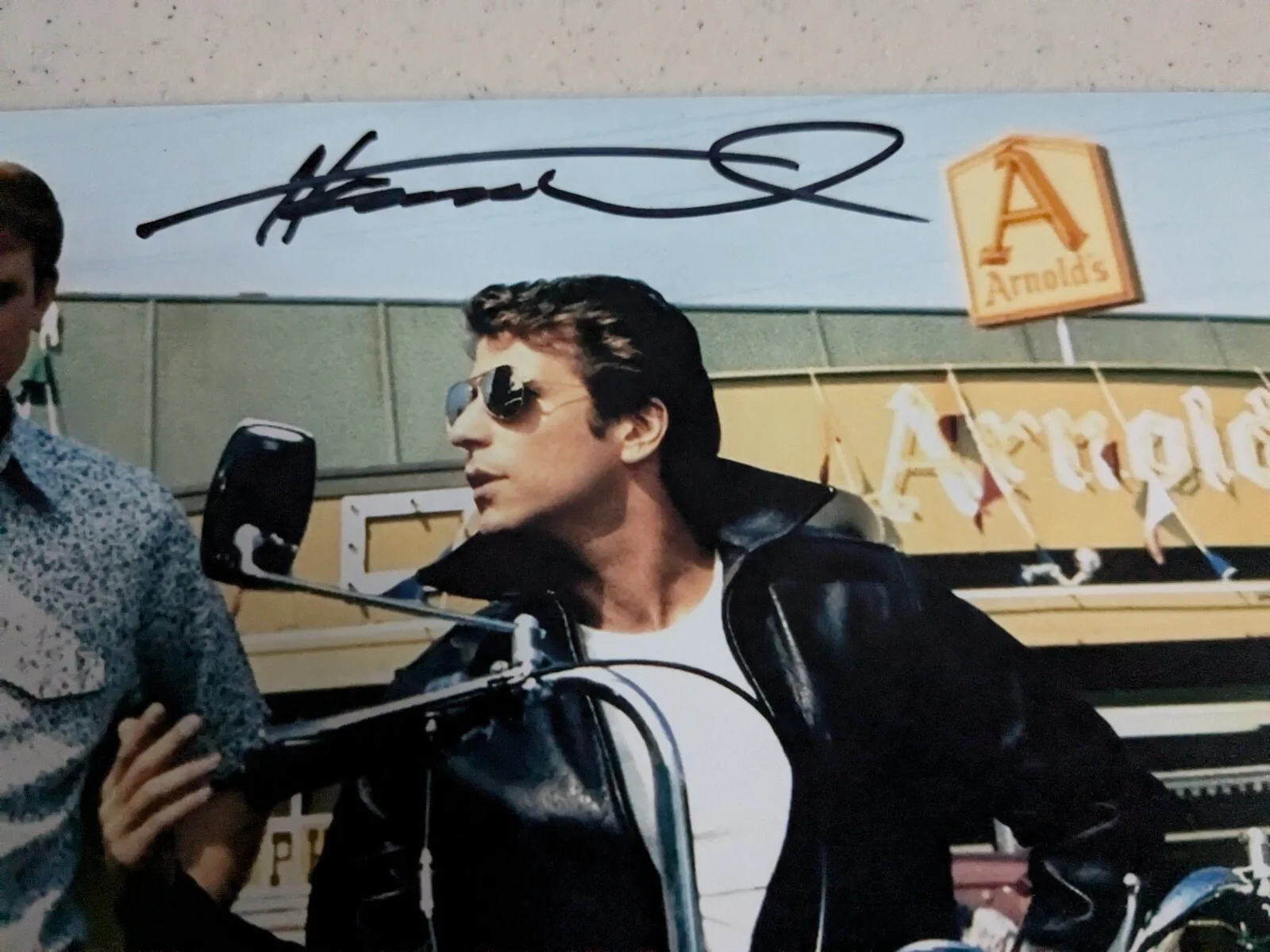 Henry Winkler — HENRY WINKLER Signed 8x10 Photo FONZIE Happy Days Autograph JSA COA bike, изображение 2