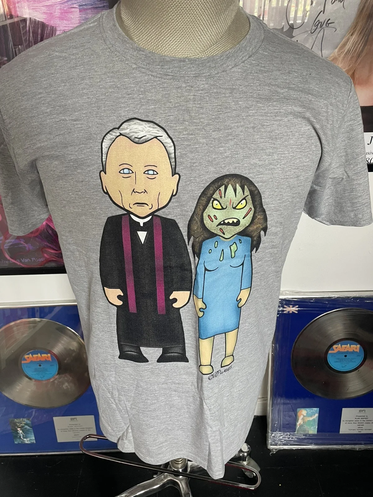 The Exorcist Tshirt Pop Culture T Shirt Size Large Regan & Priest Linda Blair, изображение 2
