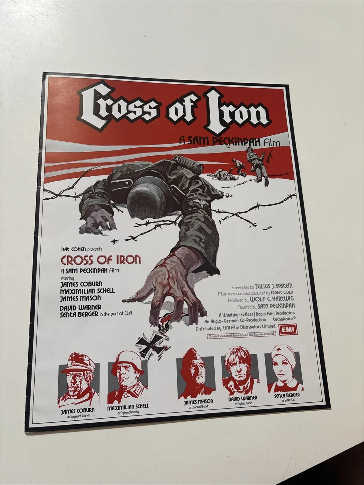 RARE - CROSS OF IRON MOVIE PROGRAMME- PRESS BOOK - VGC-, image 2