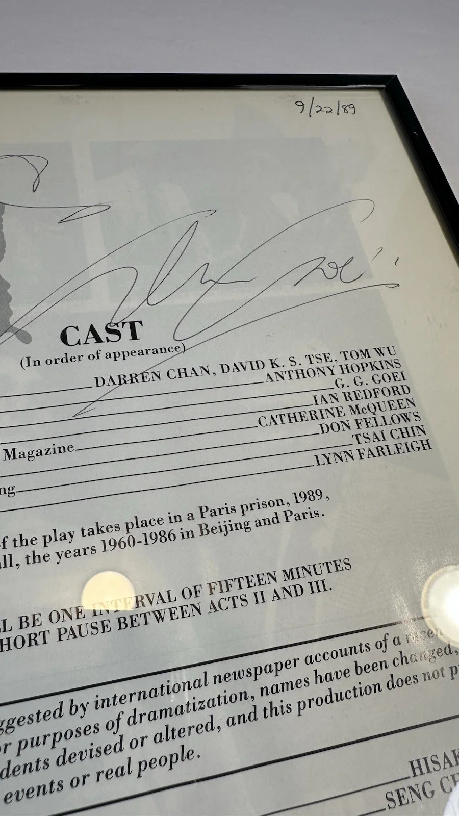 ANTHONY HOPKINS, GLEN GOEI — ANTHONY HOPKINS AND GG GOEI SIGNED "M Butterfly" BROADWAY PRODUCTION 1988 FRAMED, изображение 5