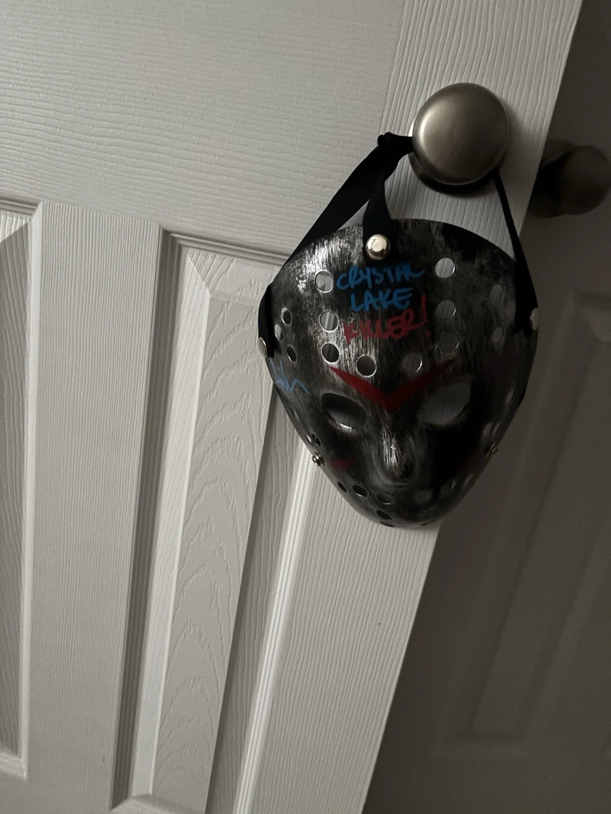 ari lehman signed jason mask, image 2