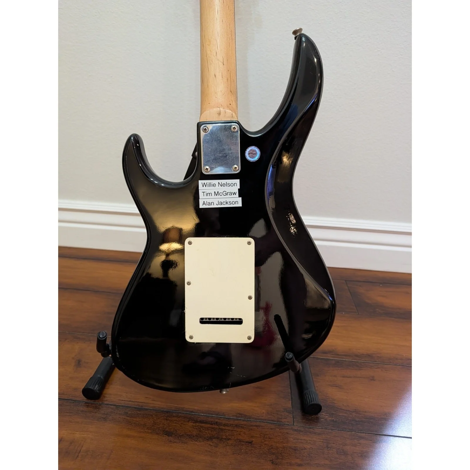 Willie Nelson Signed Guitar Alan Jackson Tim McGraw Black Vintage Strat, image 3