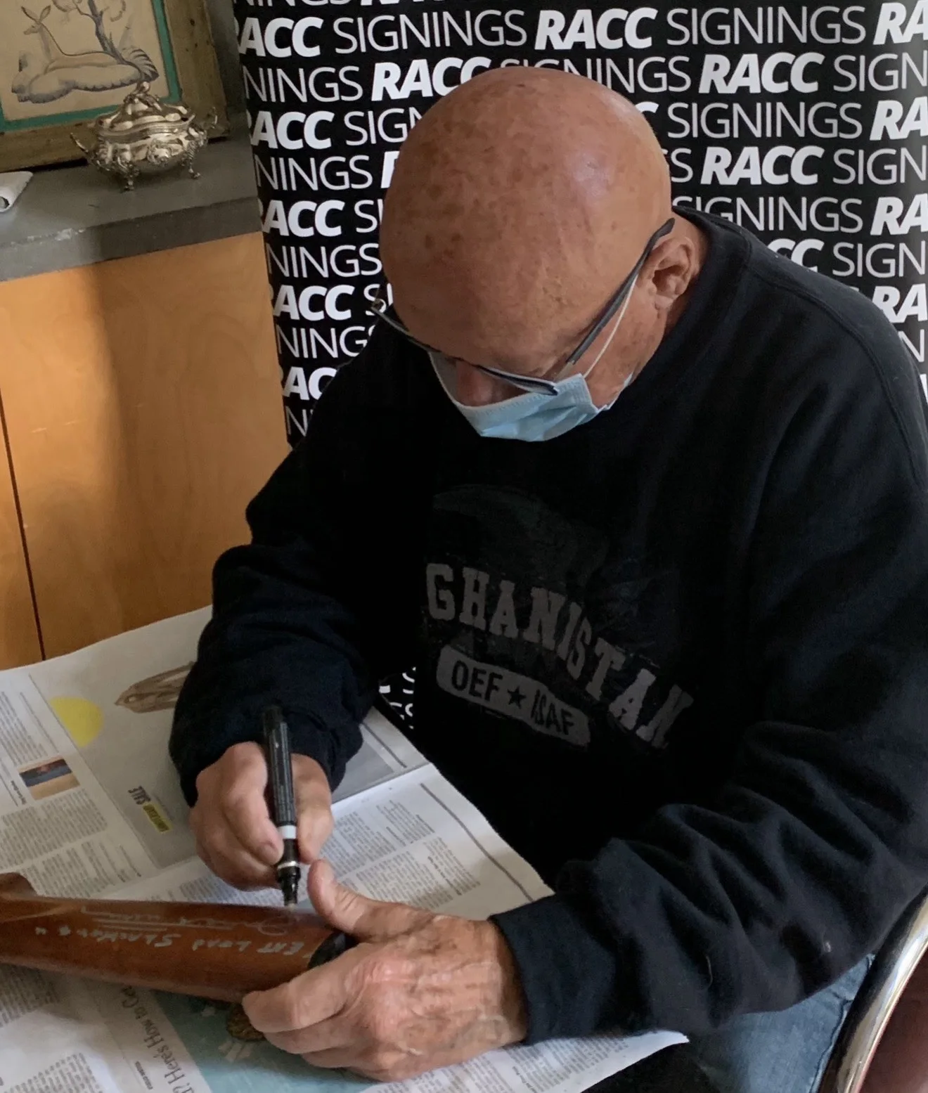 RARE! James Tolkan Signed Shotgun Stock Back To The Future EXACT PROOF! Slacker!, image 2