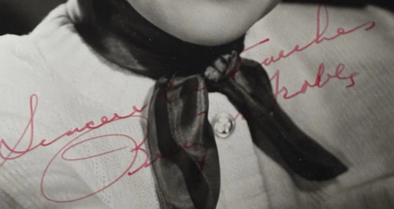 Betty Grable — BETTY GRABLE Vintage Signed Photo Actress Autographed 5x7” Portrait RARE, изображение 2