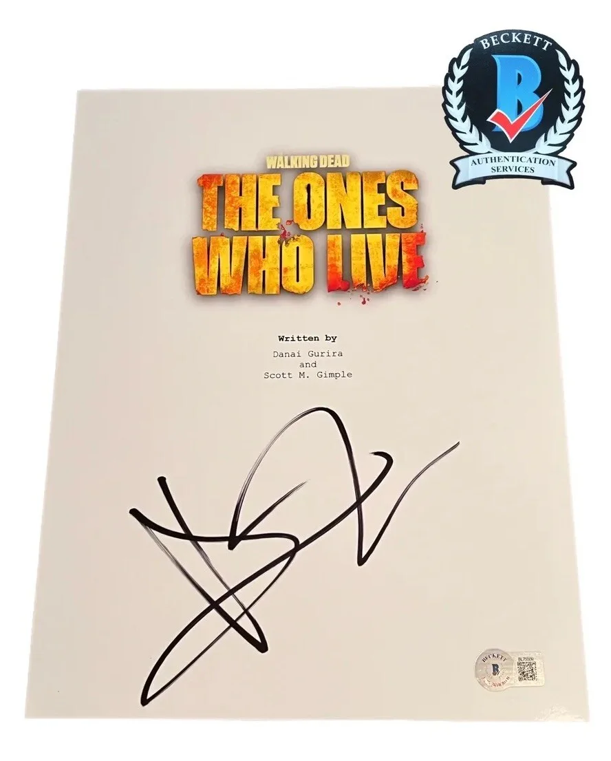 Andrew Lincoln — ANDREW LINCOLN SIGNED 8.5x11 THE ONES WHO LIVE SCRIPT COVER BAS #BL75599