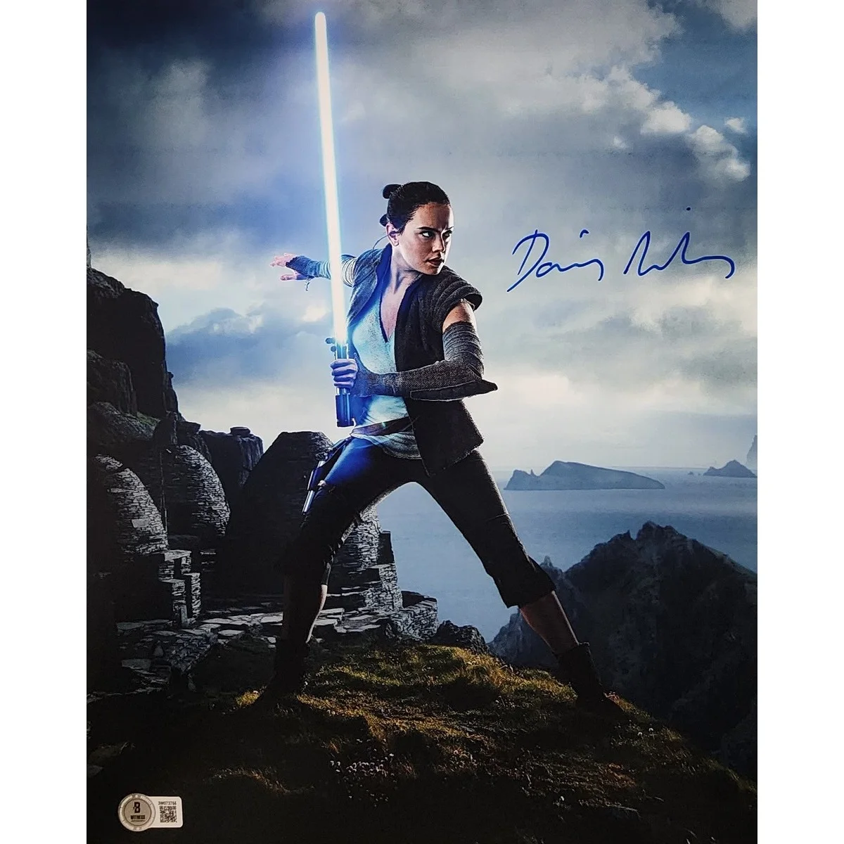 Daisy Ridley — Daisy Ridley Signed Photo #2 (11x14)