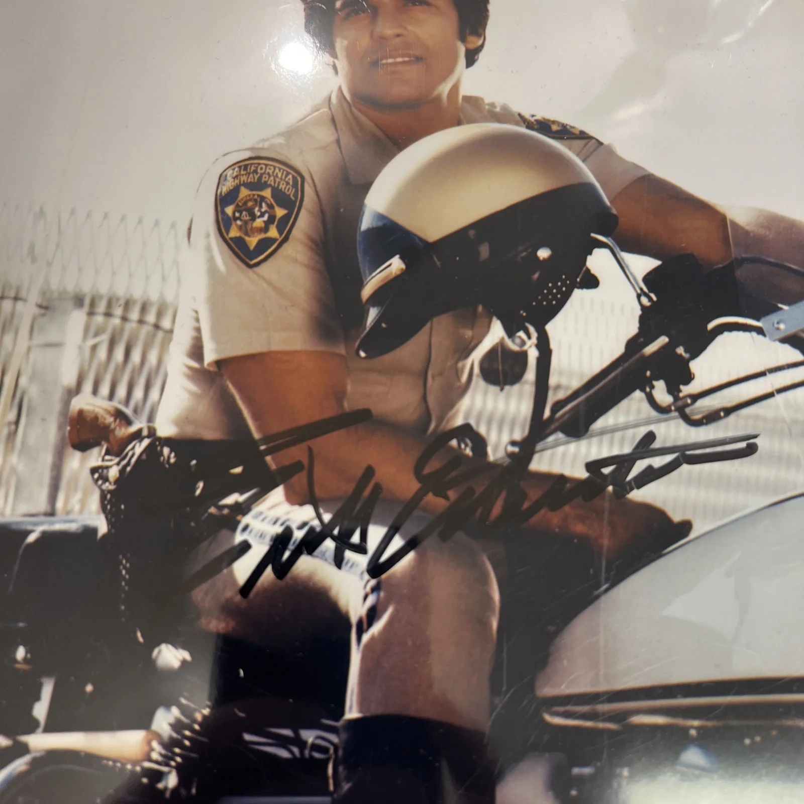 Autograph 8 X 10 Photo Of Erik Estrada With Certificate Of Authenticity, изображение 2