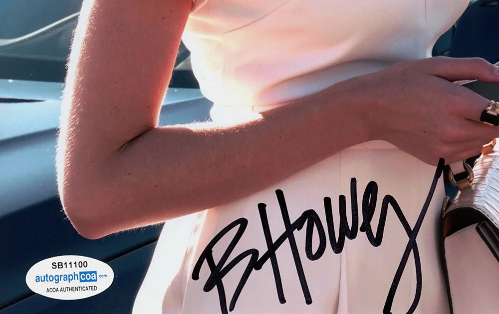 BRIANNE HOWEY — Brianne Howey signed "GINNY & GEORGIA" 8x10 Photo EXACT PROOF i SEXY ACOA COA, image 5