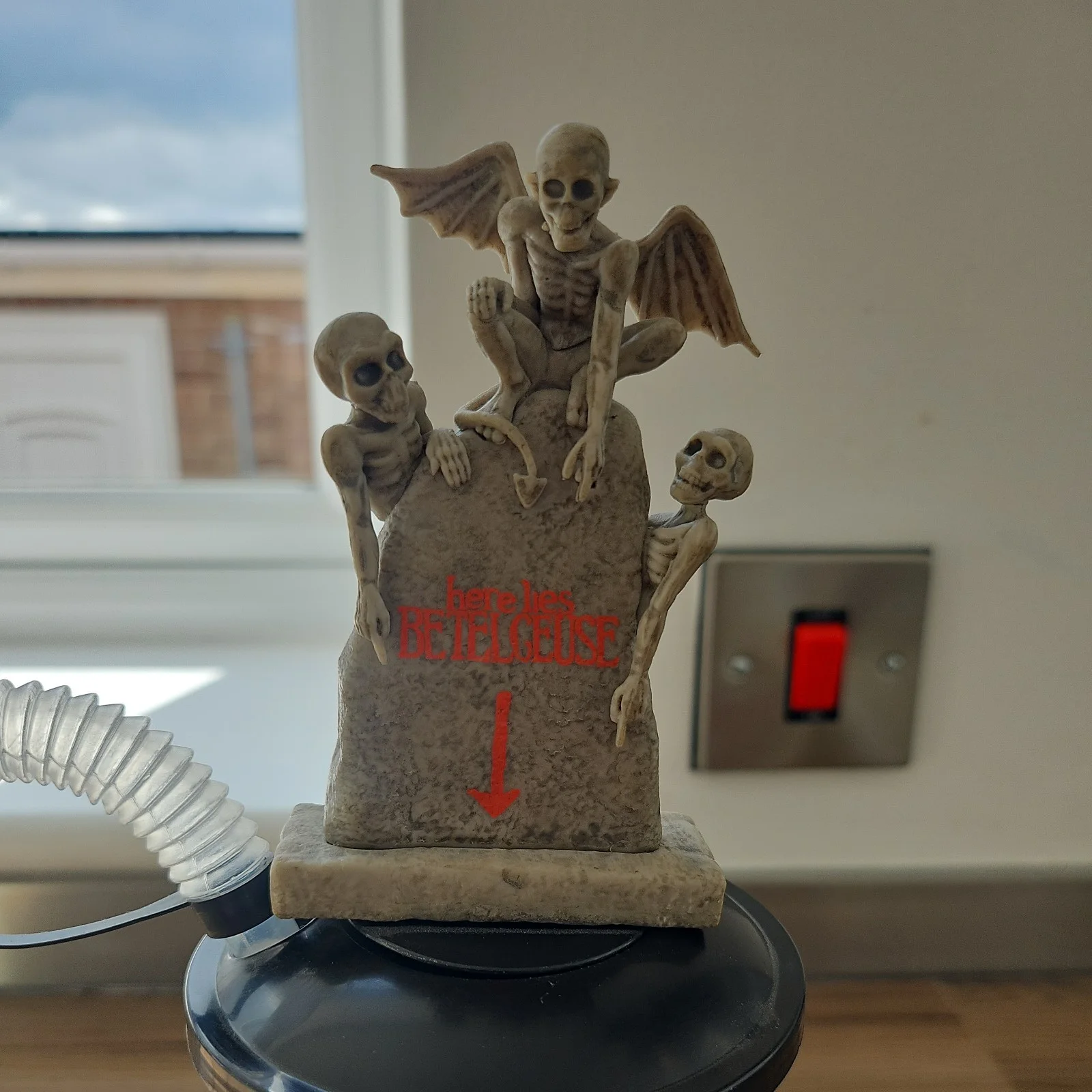 Rare Beetlejuice 2 UK Cinema Cup with Beetlejuice Tomb Topper And Straw, изображение 5