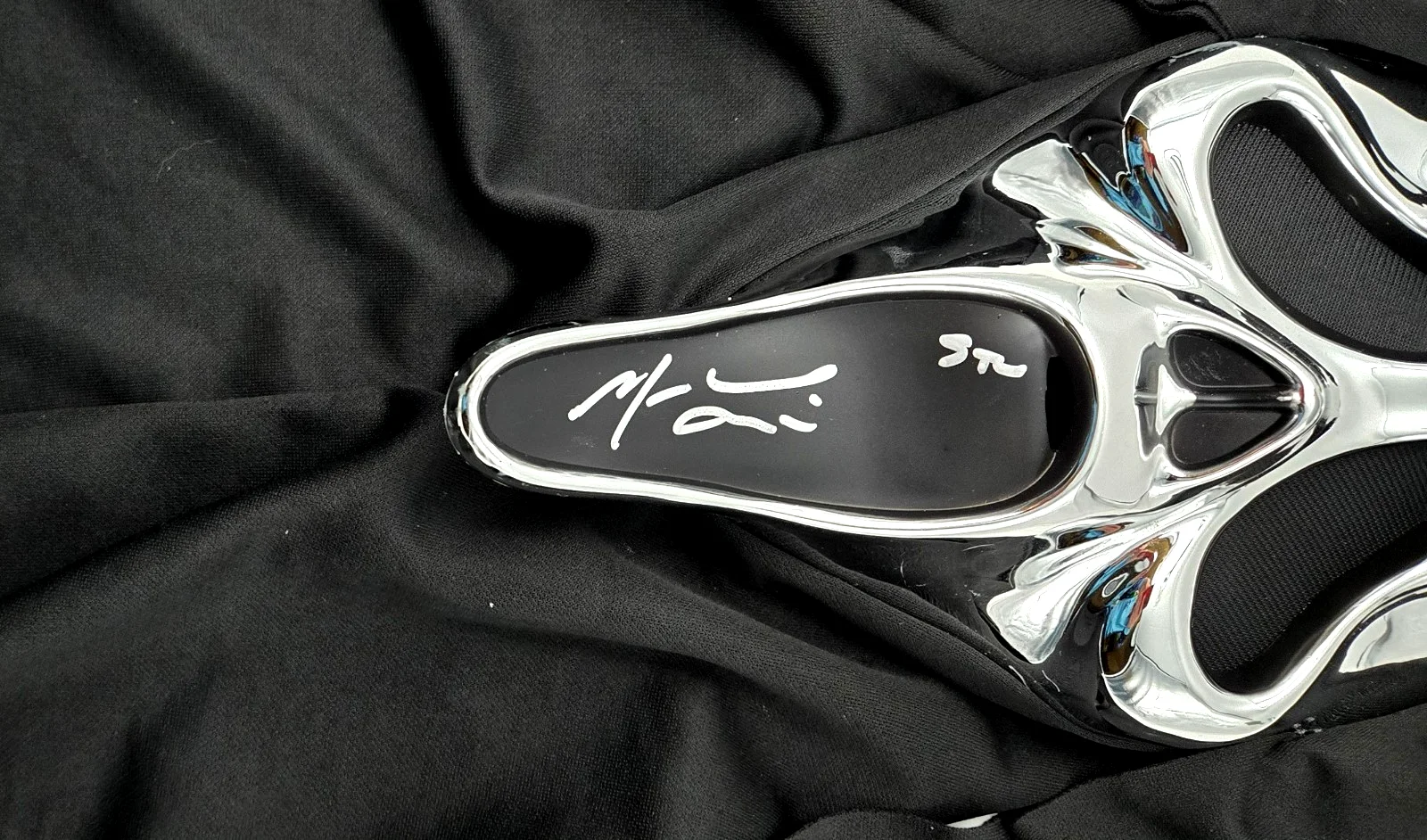 Matthew Lillard — Matthew Lillard Signed Mask Scream Ghostface Chrome Stu Horror Beckett COA 596, image 2