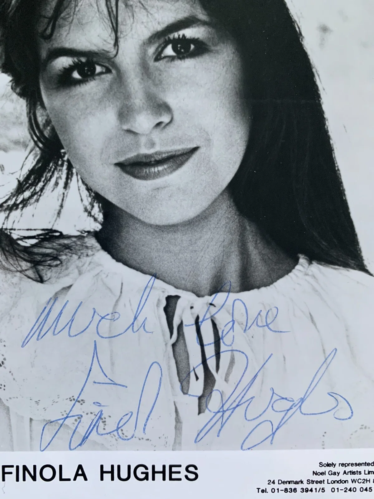 Finola Hughes Dancer and Actress Vintage **Hand Signed** Photo 9cm X 14cm, изображение 2
