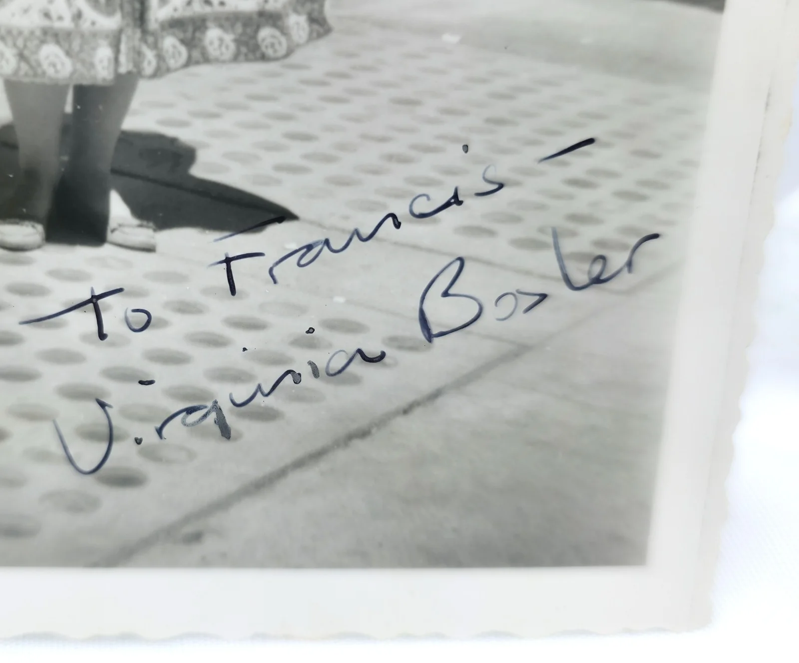 Virginia Bosler — Vintage 1950s B&W Hand Signed Candid Photo Autograph Virginia Bosler #2, изображение 3