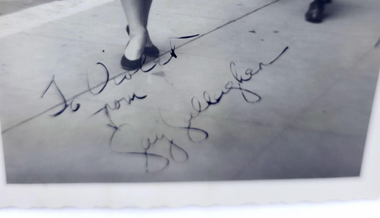 Gay Gallagher — Vintage 1950s B&W Hand Signed Candid Photo Autograph Gay Gallagher, изображение 2