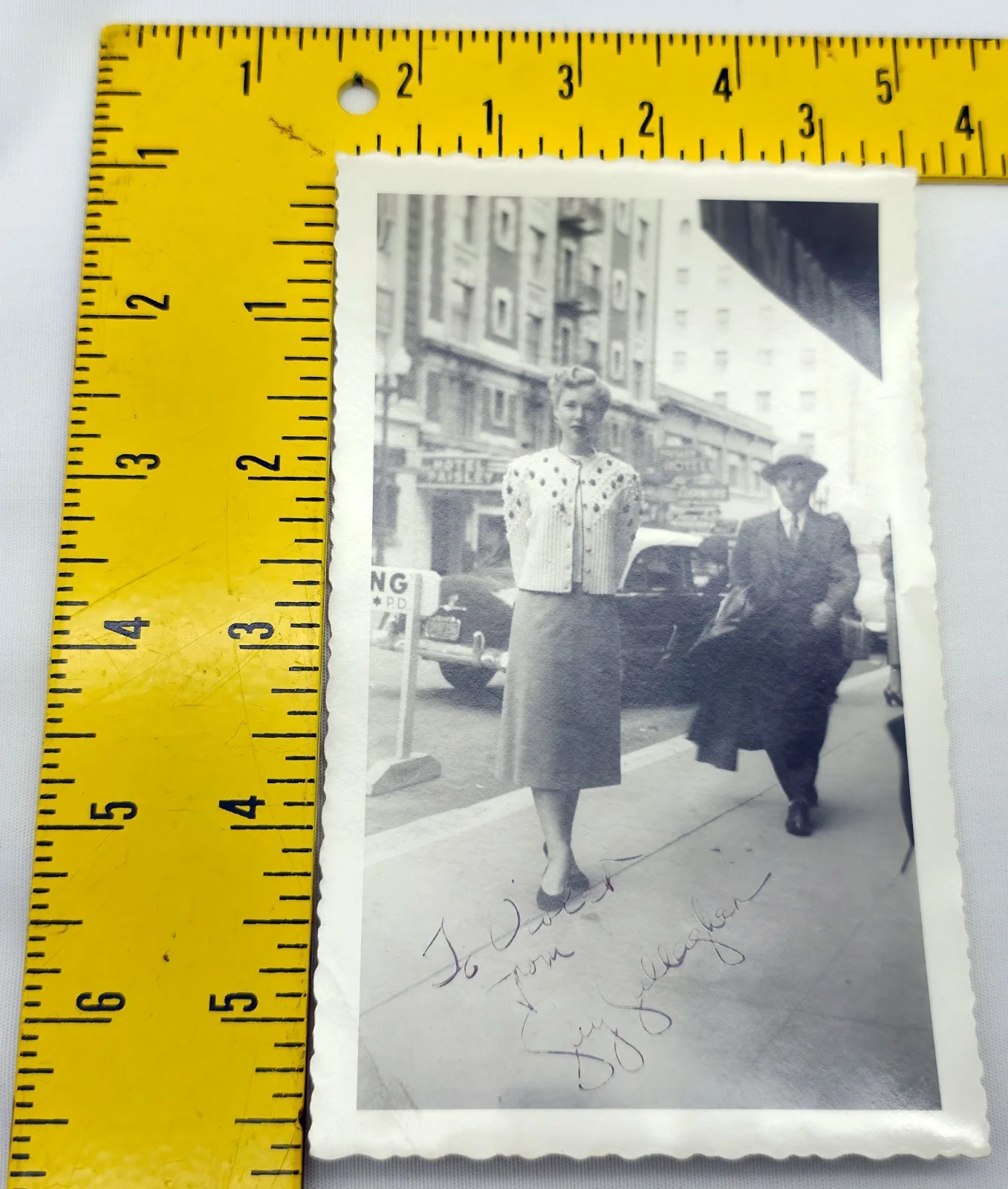 Gay Gallagher — Vintage 1950s B&W Hand Signed Candid Photo Autograph Gay Gallagher, изображение 4