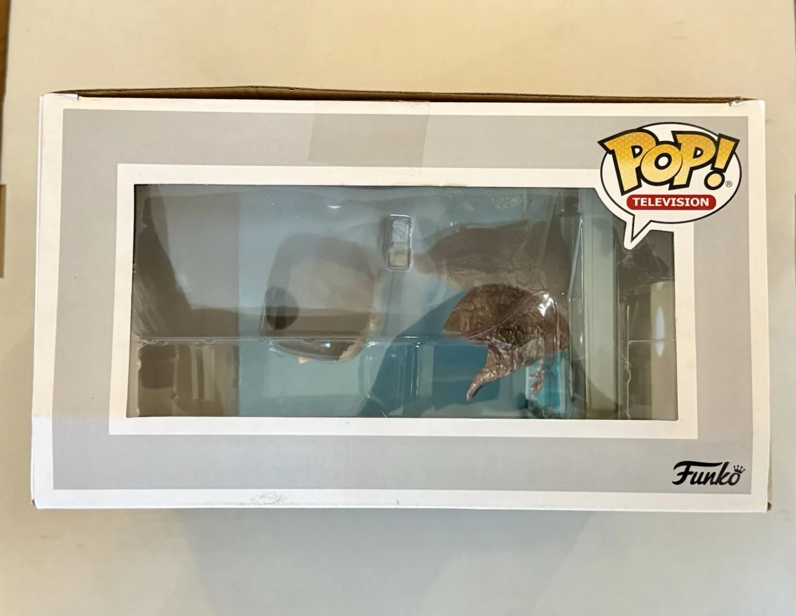 Millie Bobbie Brown Signed Funko Pop Deluxe Stranger Things Beckett Witnessed, изображение 2