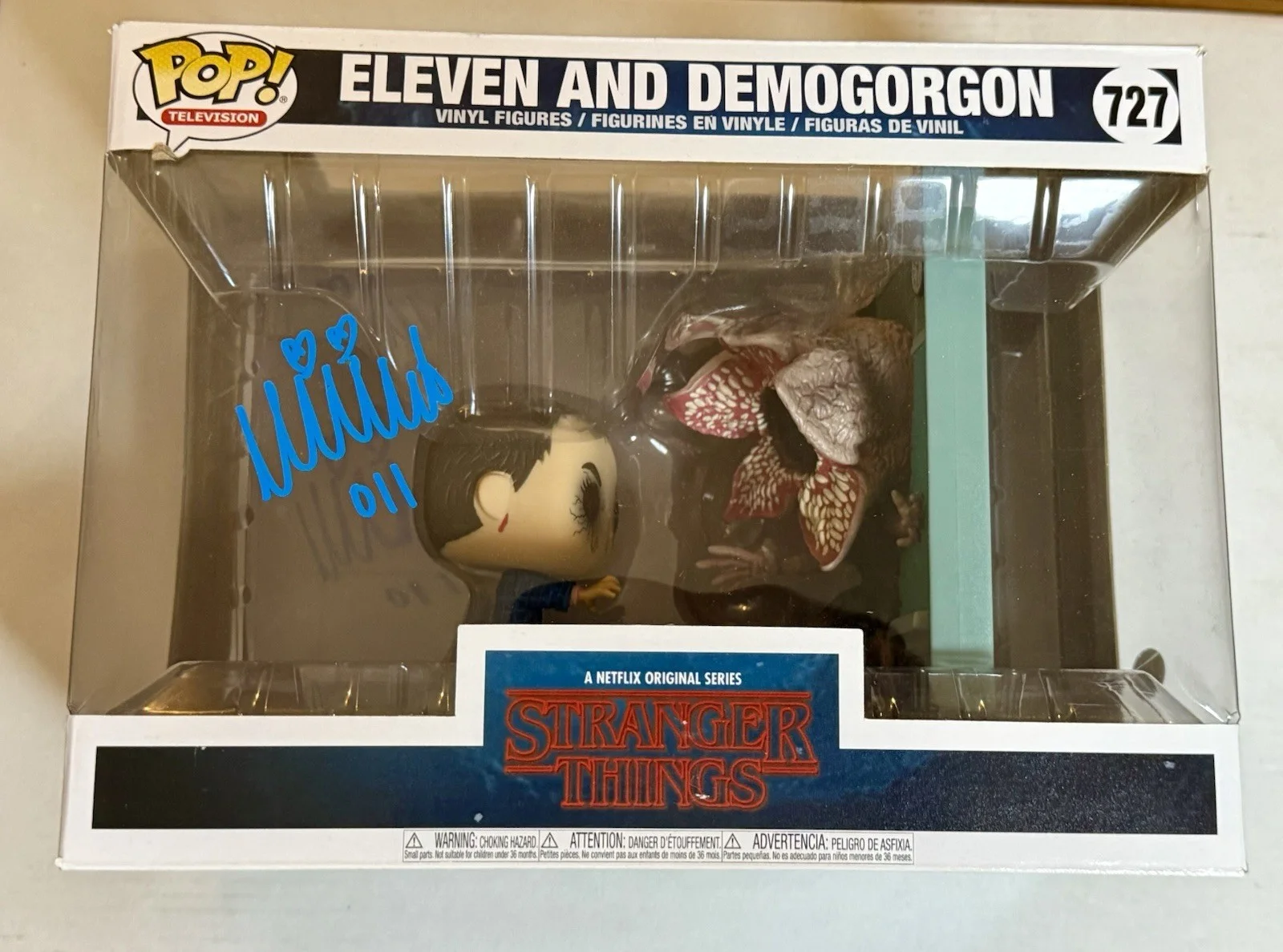 Millie Bobbie Brown Signed Funko Pop Deluxe Stranger Things Beckett Witnessed, изображение 3