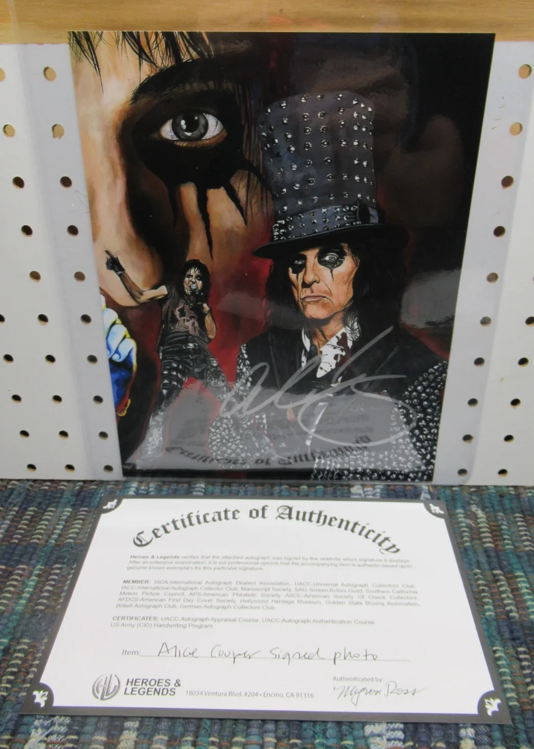 ALICE COOPER — ALICE COOPER MEGA ROCK STAR SHOWMAN AUTOGRAPHED 8x10 PHOTO - W/COA, AND SLEEVE, изображение 5