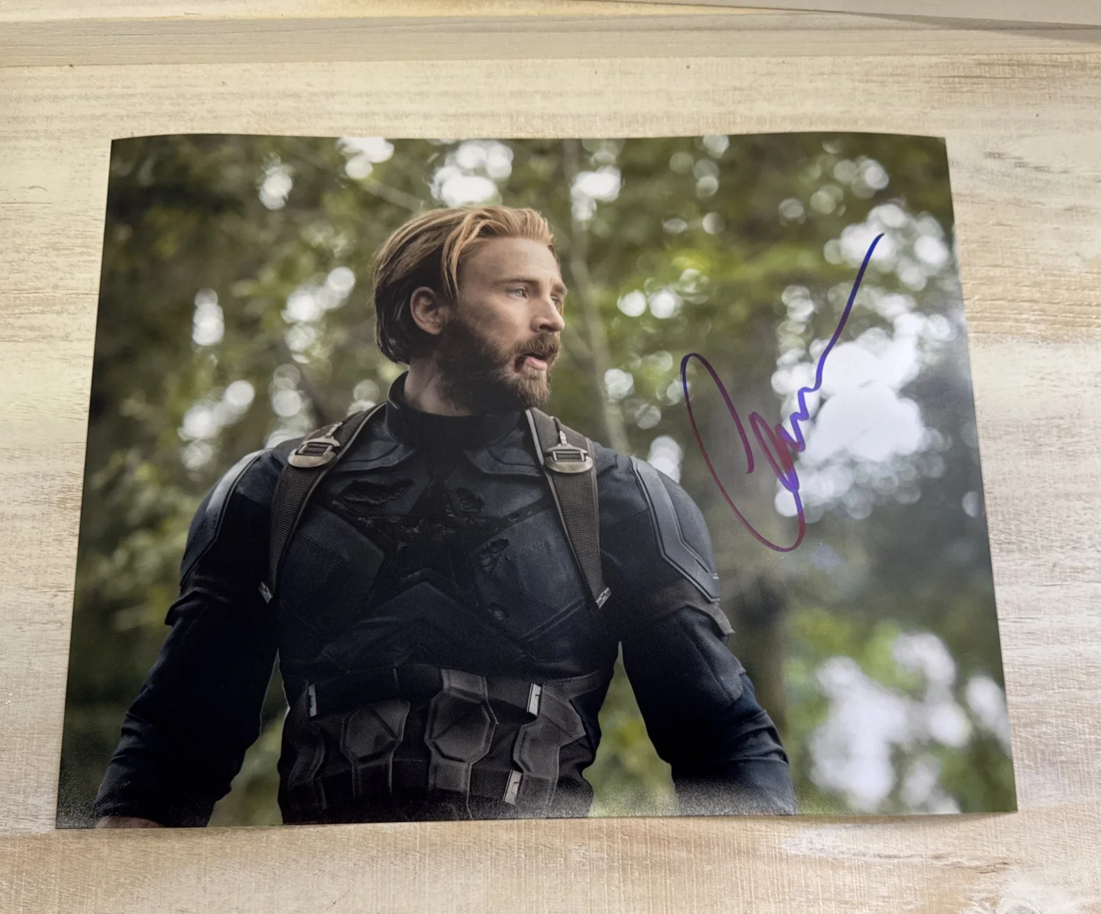Chris Evans — Chris Evans SIGNED AUTOGRAPH 8x10 Captain America PHOTO w/COA matching Hologram, изображение 4