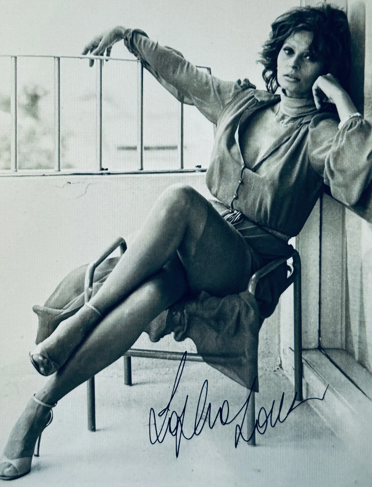 Sophia Loren — Sophia Loren Signed COA•Had Global Authentics PreCert•8x10•1972 FIRE POWER PROMO, изображение 3