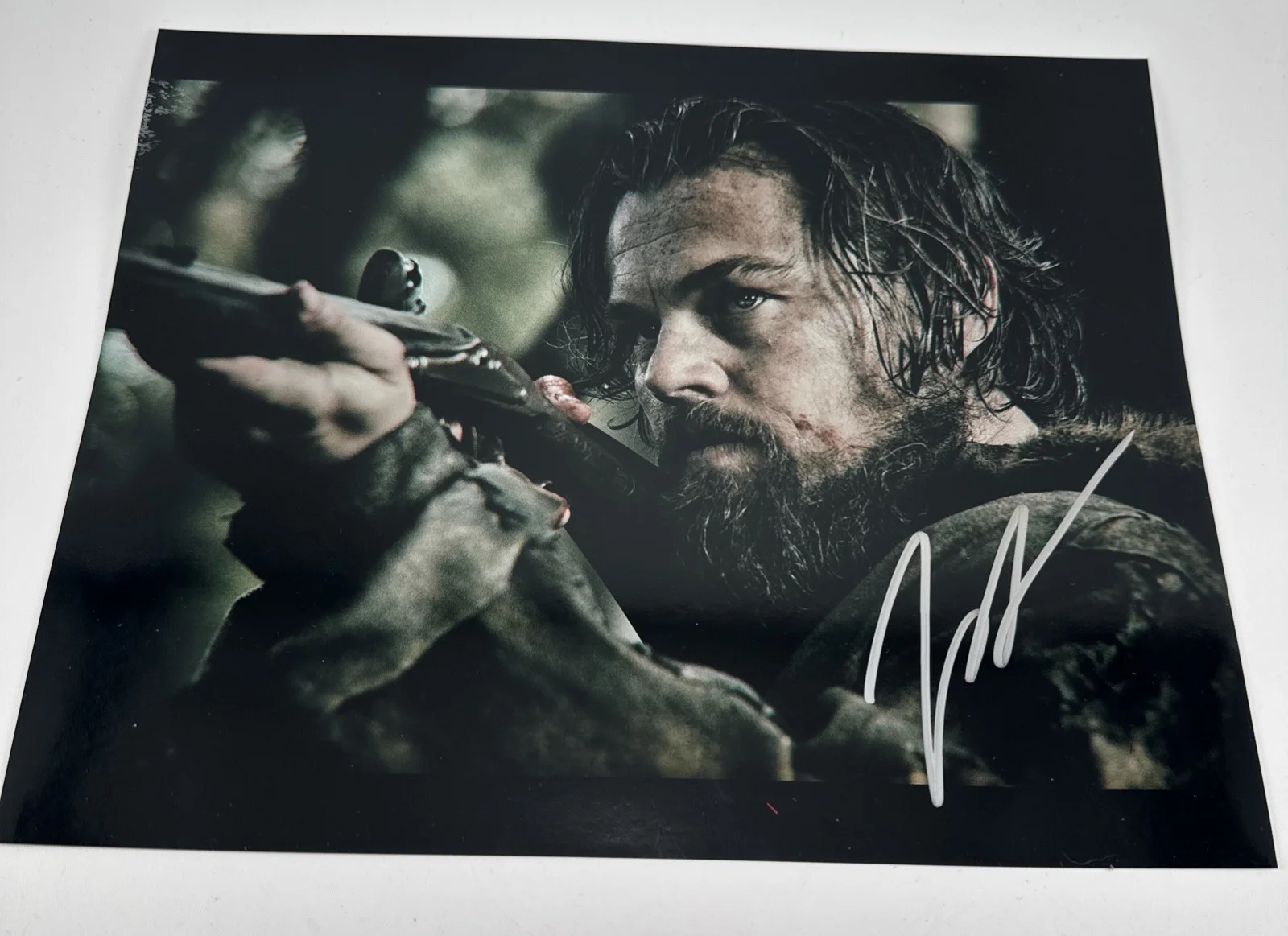 LEONARDO DICAPRIO — LEONARDO DICAPRIO - ORIGINAL HAND SIGNED / AUTOGRAPHED 8x10 PHOTO w/COA REVENANT