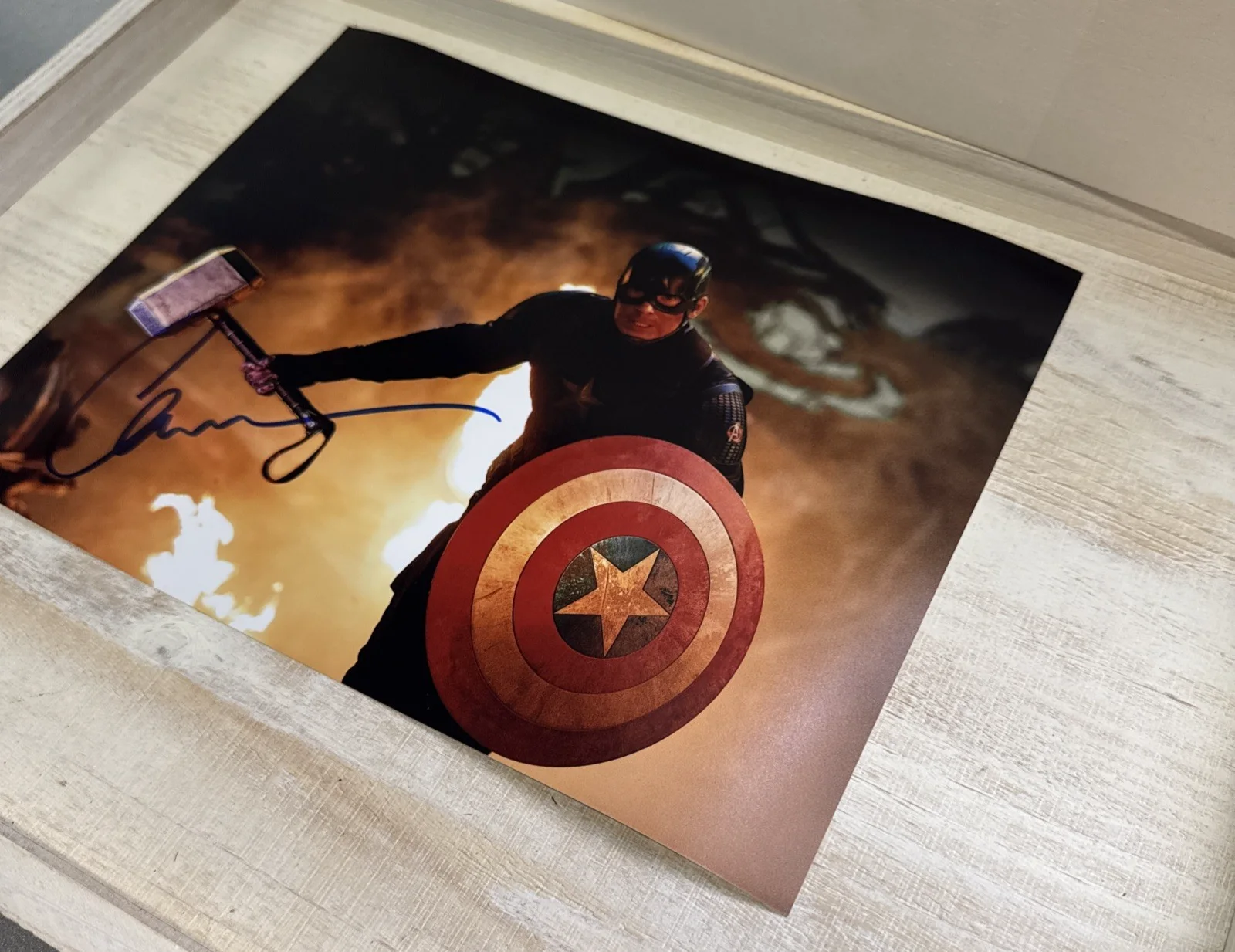 Chris Evans — Chris Evans SIGNED AUTOGRAPH 8x10 Captain America PHOTO w/COA matching Hologram, image 3