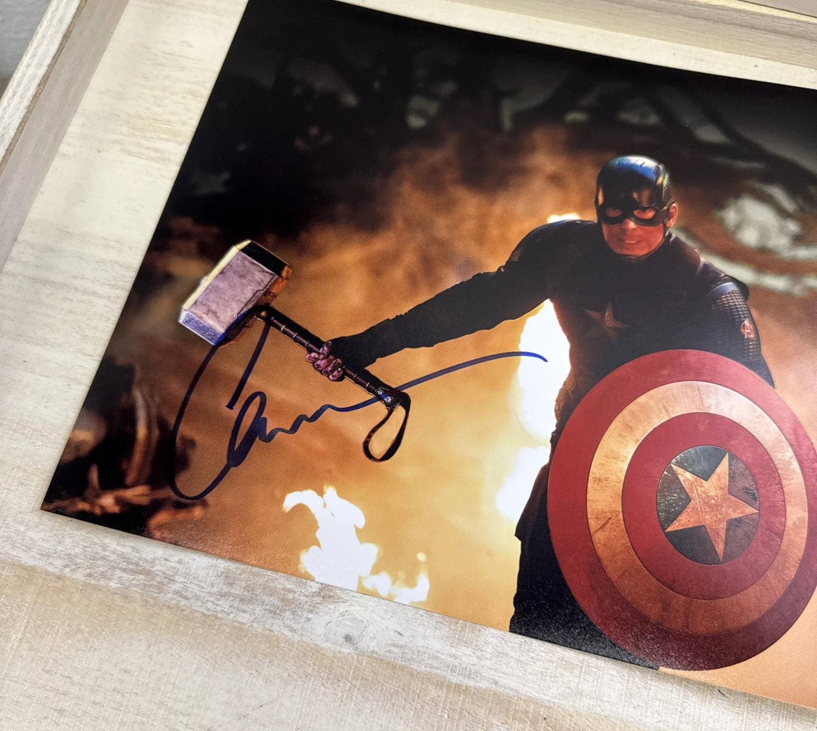 Chris Evans — Chris Evans SIGNED AUTOGRAPH 8x10 Captain America PHOTO w/COA matching Hologram, image 4
