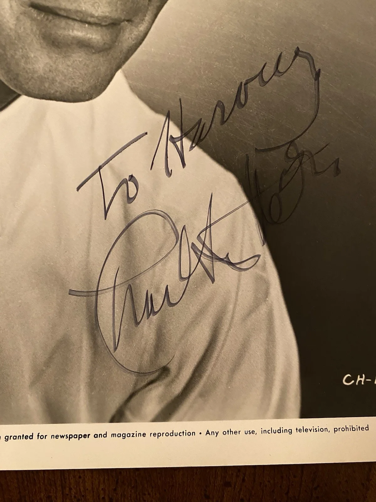Charlton Heston — Charlton Heston Signed Autographed Photo With COA Planet Of The Apes Diamond Hea, изображение 2