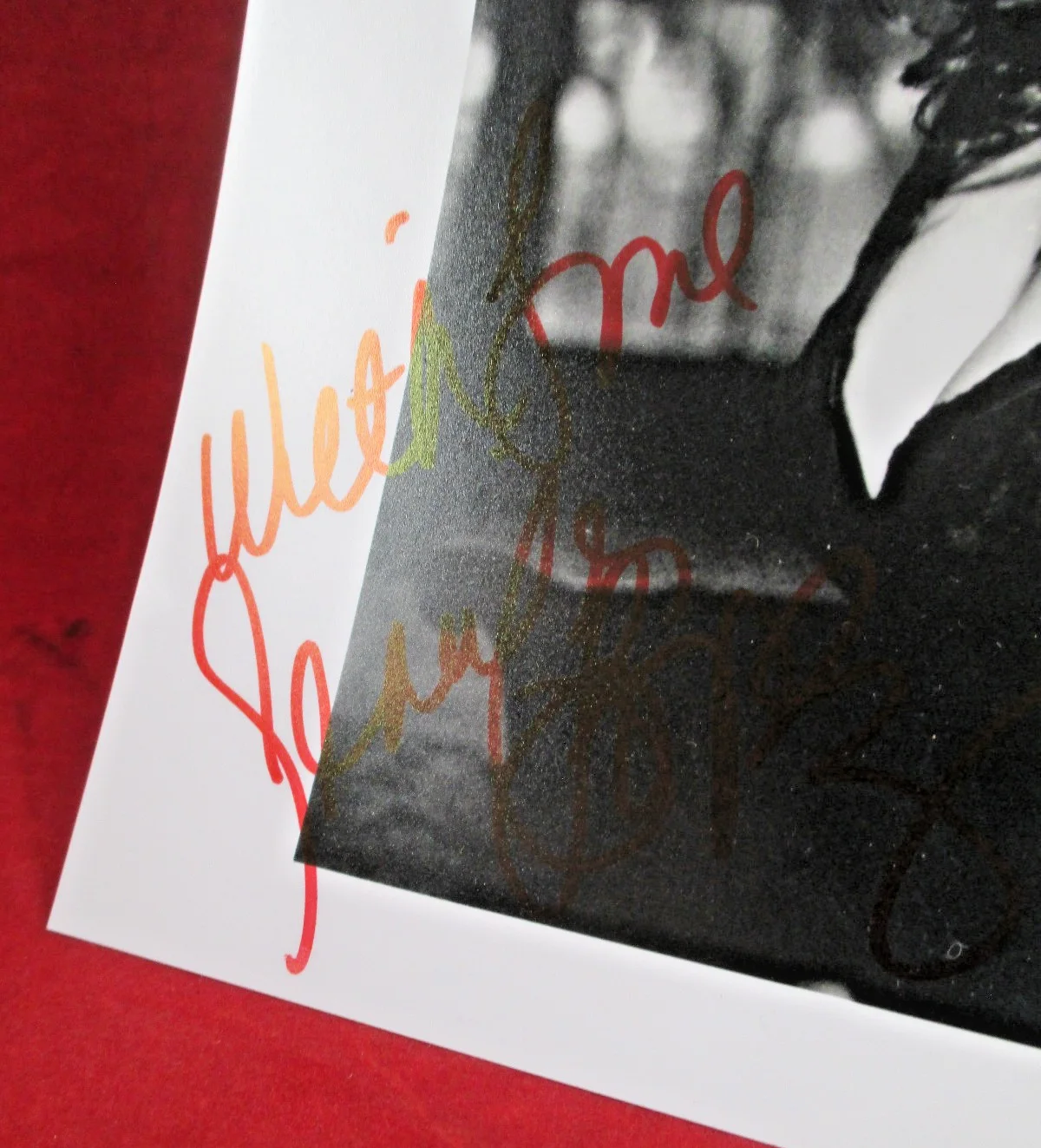 JENNIFER LOPEZ AUTOGRAPHED 8X10 B&W 1990's INSCRIBED TO Eugene WITH LOVE, изображение 3