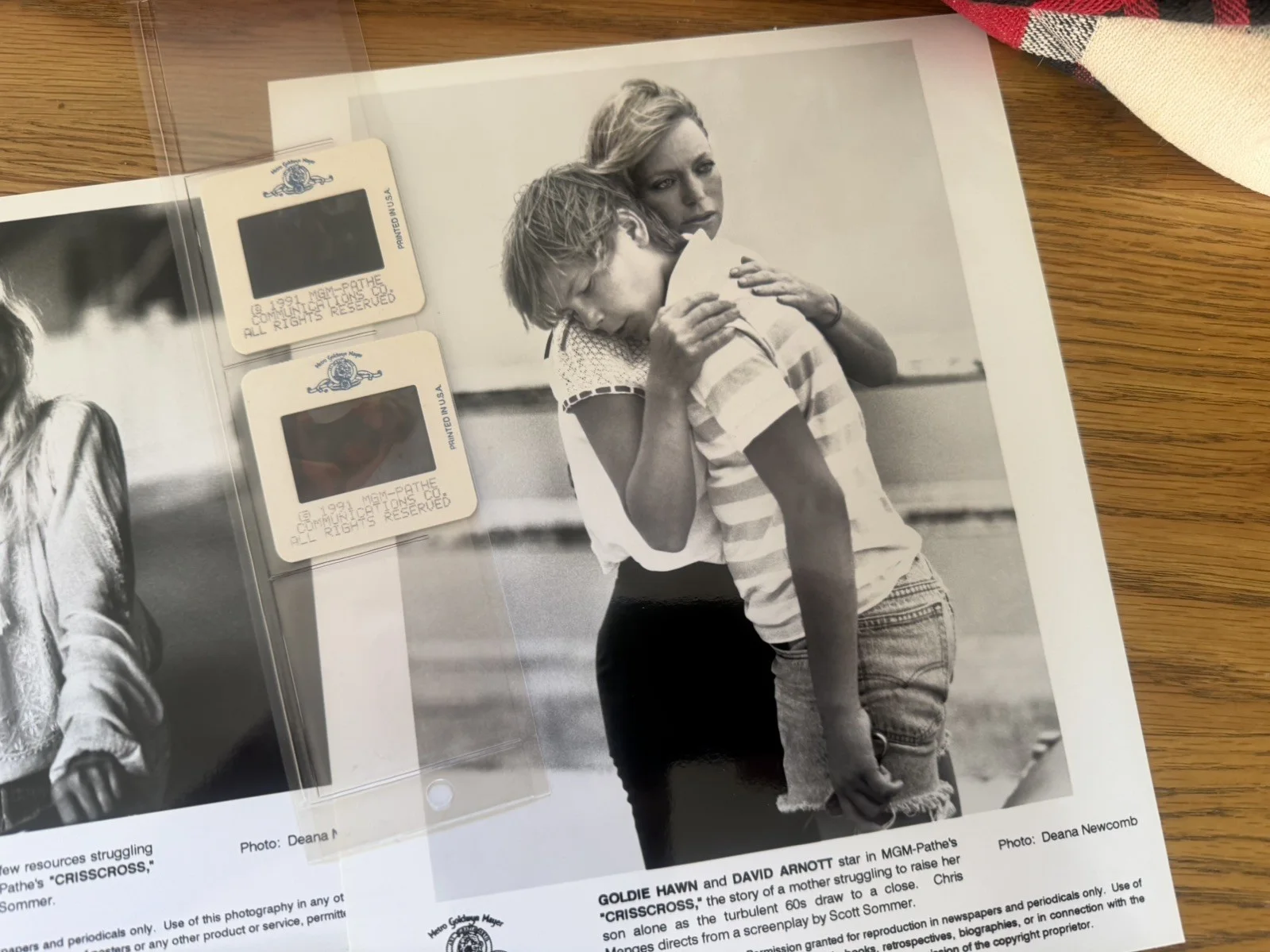 RARE Goldie Hawn “Crisscross” 1991 Press Kit With Photos and slides, изображение 2