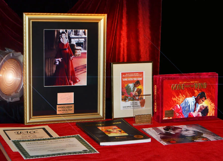 VIVIEN LEIGH — GONE WITH WIND Signed VIVIEN LEIGH Autograph, Blu DVD Set Frame SCRIPT, COA UACC, image 2