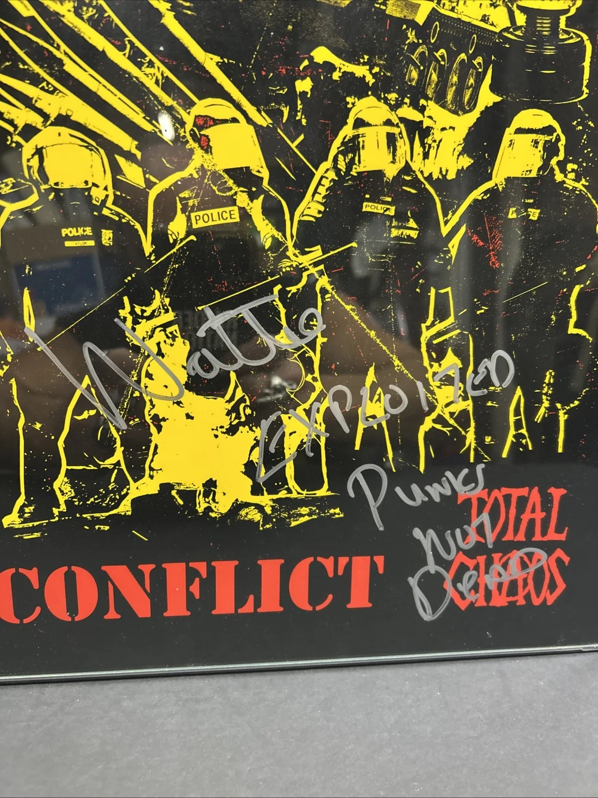 WATTIE BUCHAN THE EXPLOITED SIGNED FRAMED POSTER 11x17 TOTAL CHAOS TOUR 2023, изображение 2