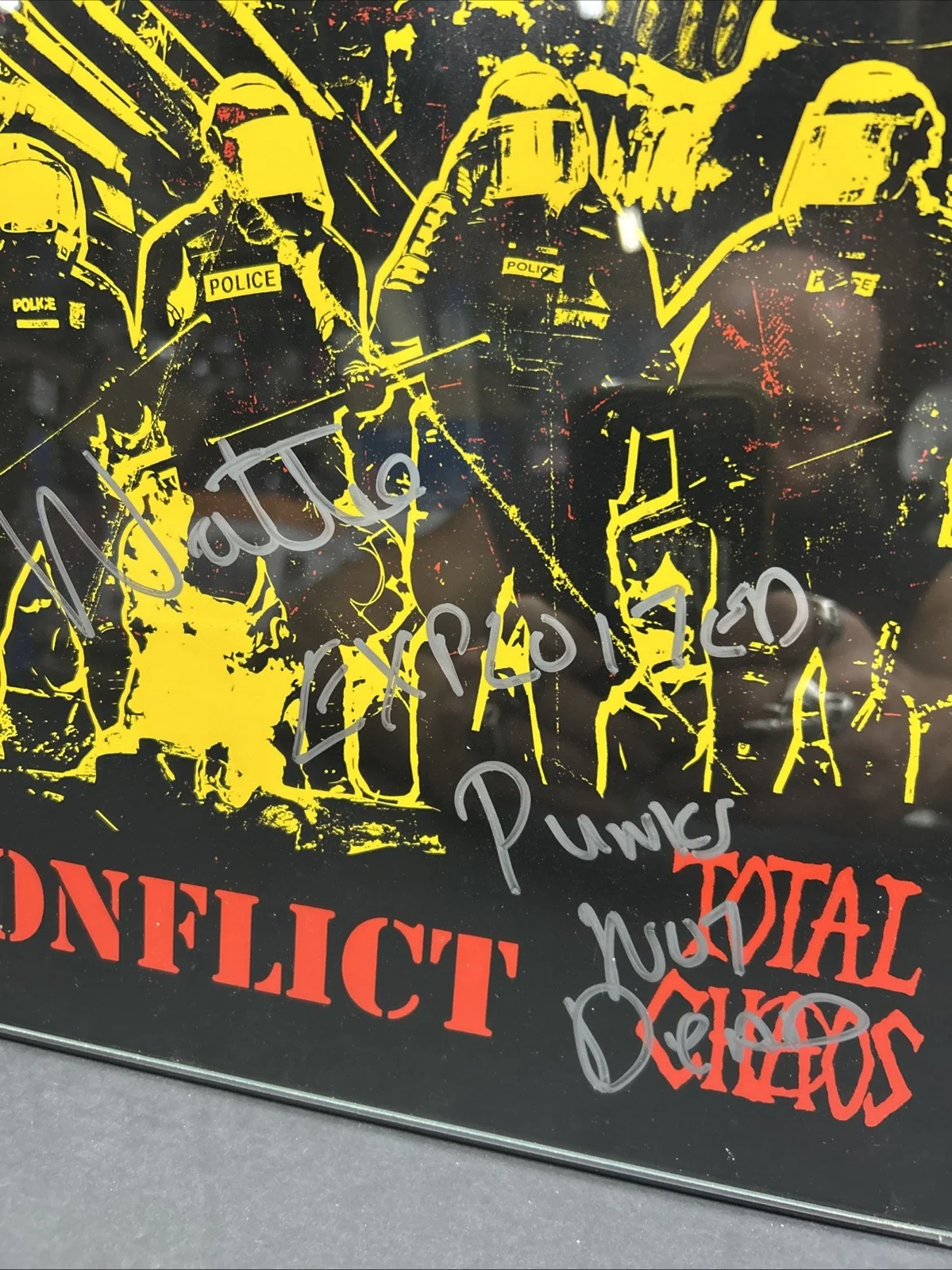 WATTIE BUCHAN THE EXPLOITED SIGNED FRAMED POSTER 11x17 TOTAL CHAOS TOUR 2023, изображение 3