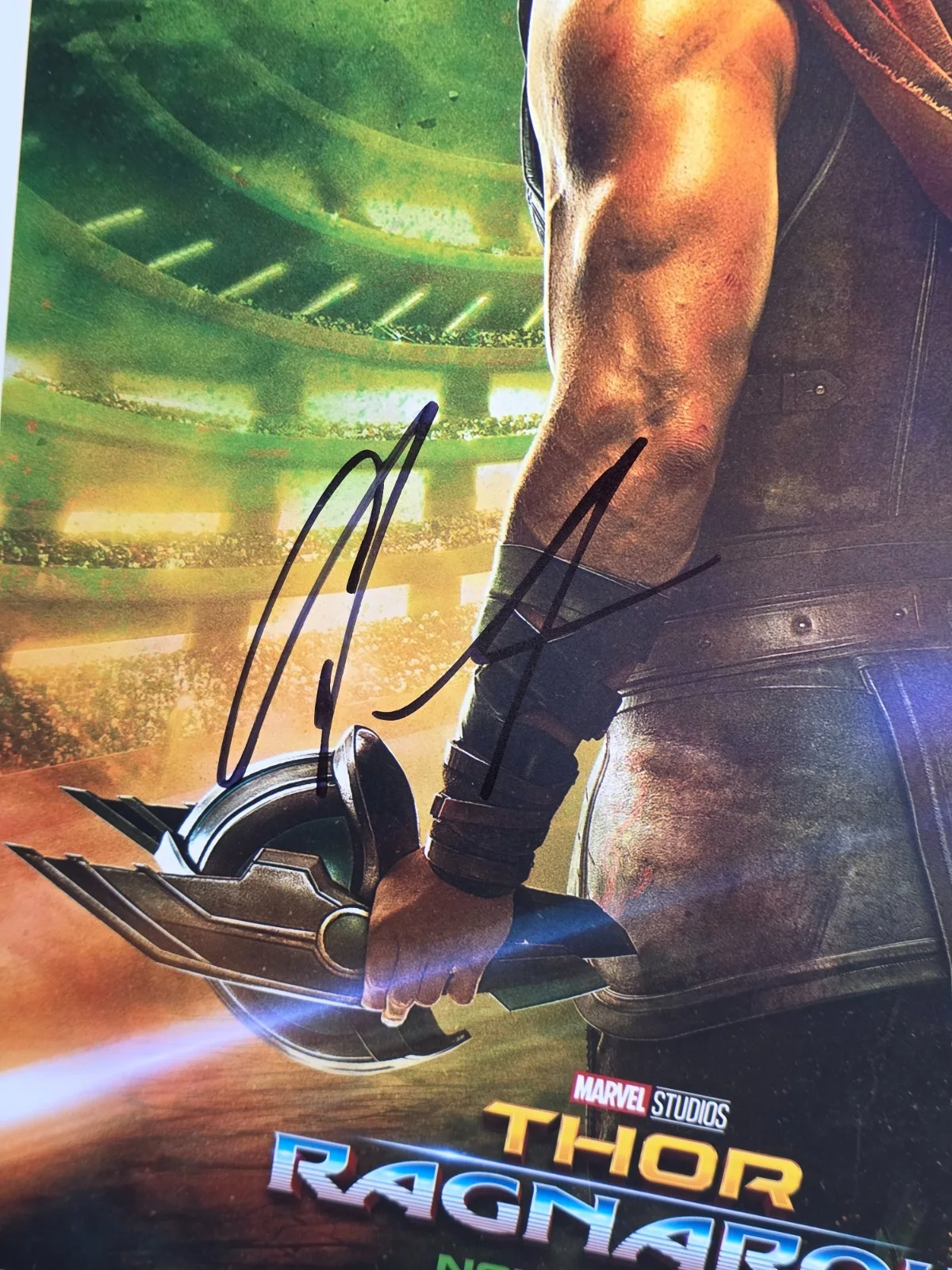 Chris Hemsworth — Chris Hemsworth Signed 11x14 Marvel Studios Thor Ragnarok Photo COA, image 2