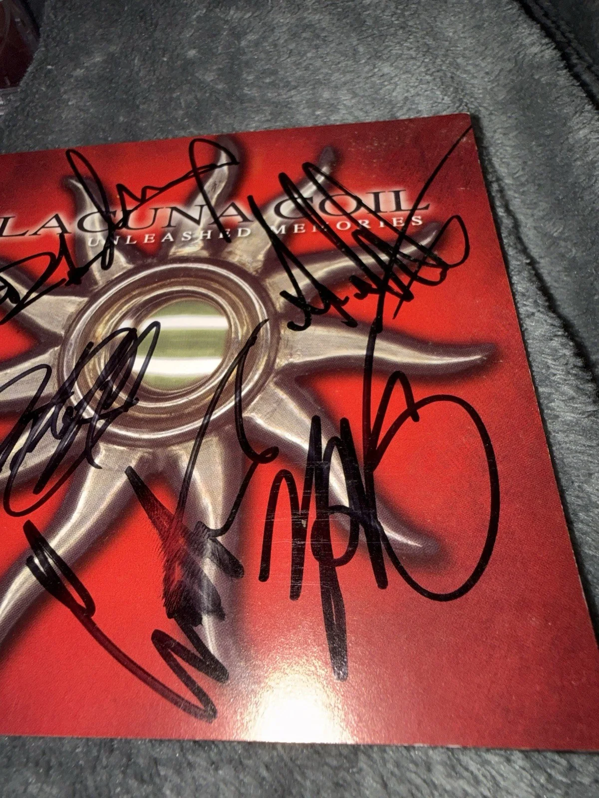 Lacuna Coil Autographed CD BOOKLET and case Only! No CD, image 3