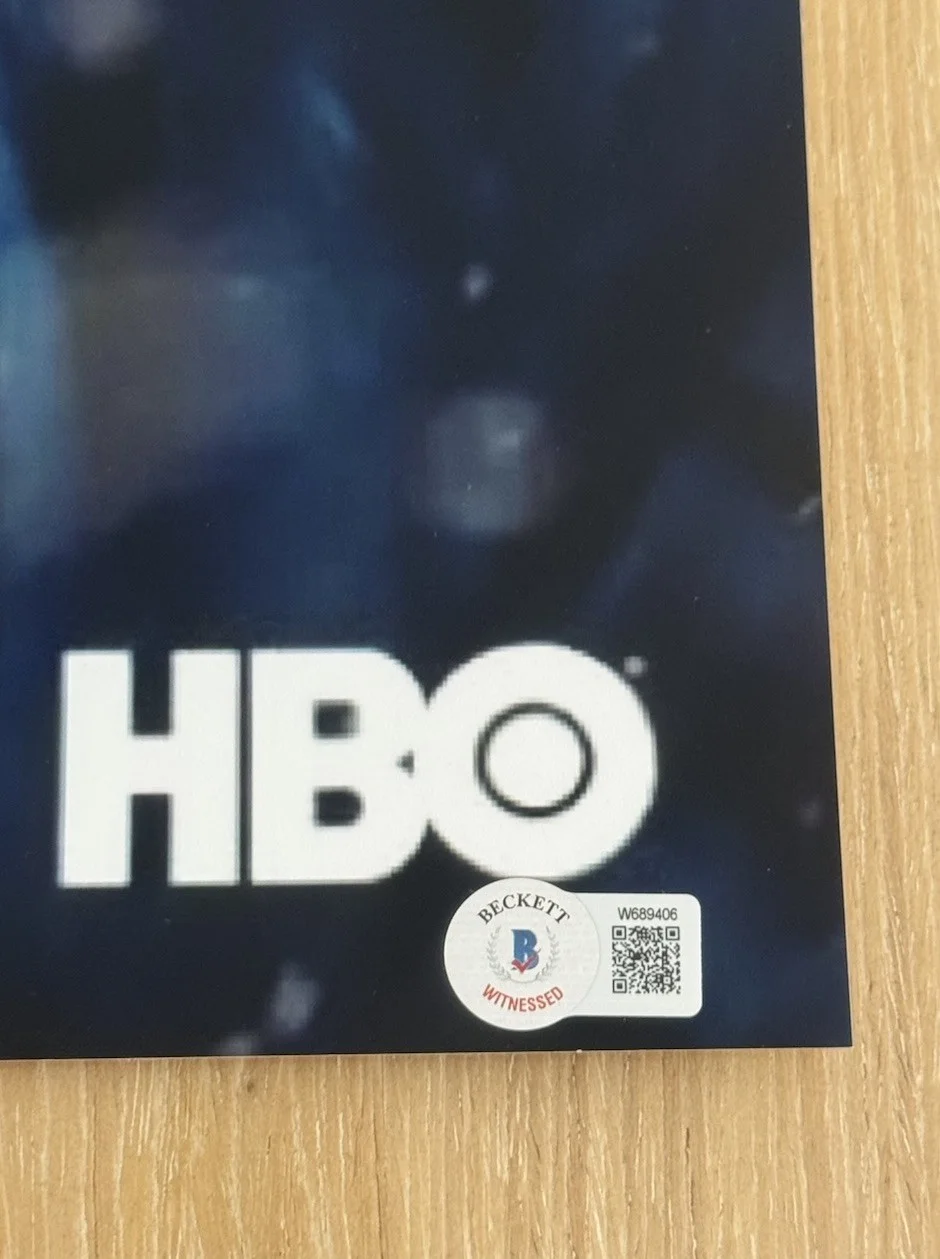 Emilia Clarke — EMILIA CLARKE SIGNED GAME OF THRONES 12X18 PHOTO BECKETT BAS 2, изображение 2