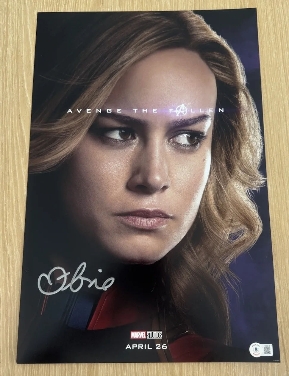 Brie Larson — BRIE LARSON SIGNED CAPTAIN MARVEL AVENGERS 12X18 PHOTO BECKETT