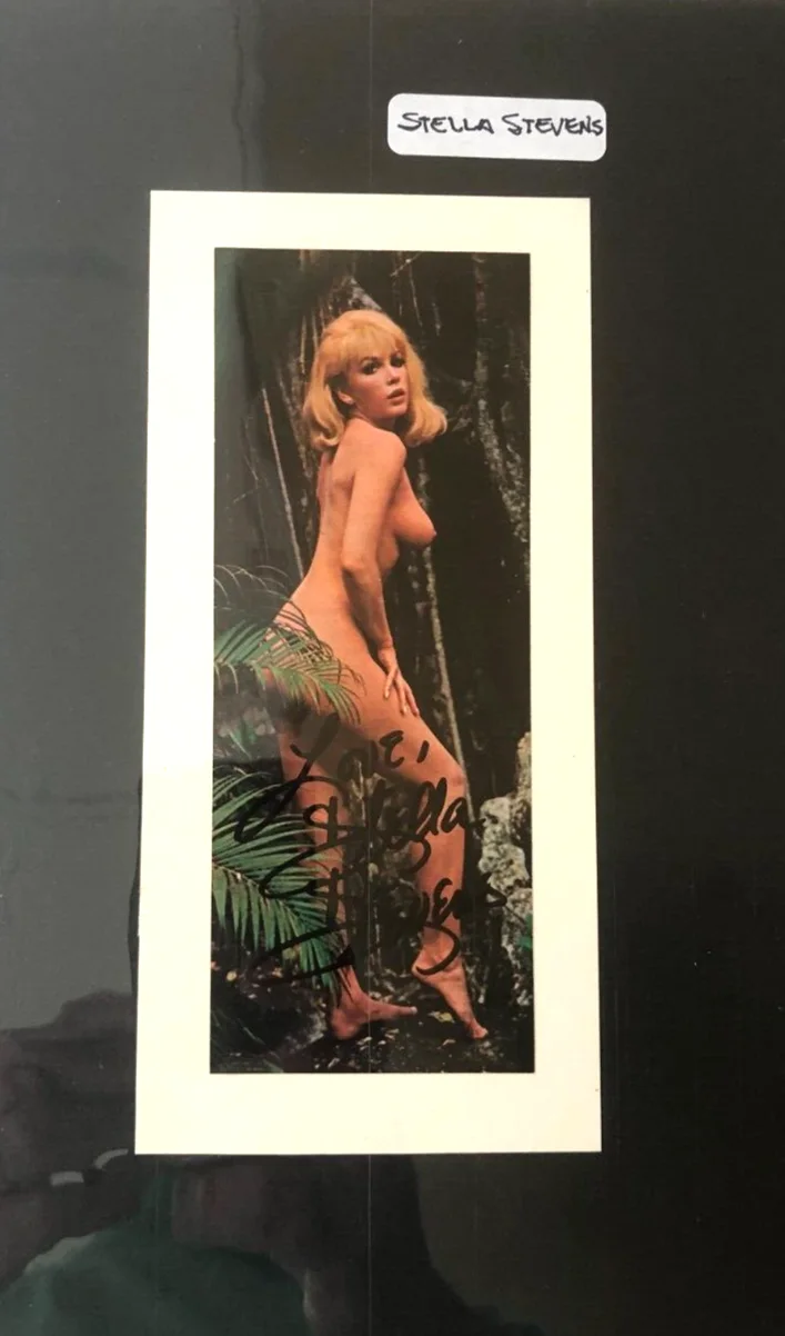 Stella Stevens — Stella Stevens "Poseidon Adventure" Signed Autographed 6.25x2.5 Magazine Photo, изображение 2
