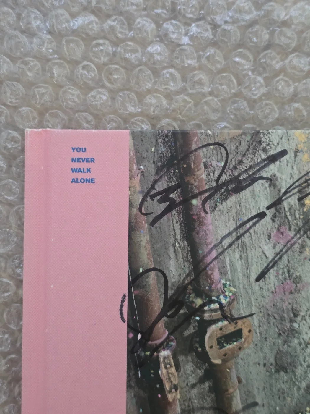 BTS BANGTAN BOYS Promo Sticker YOU NEVER WALK ALONE Album Autographed Hand Signe, изображение 5