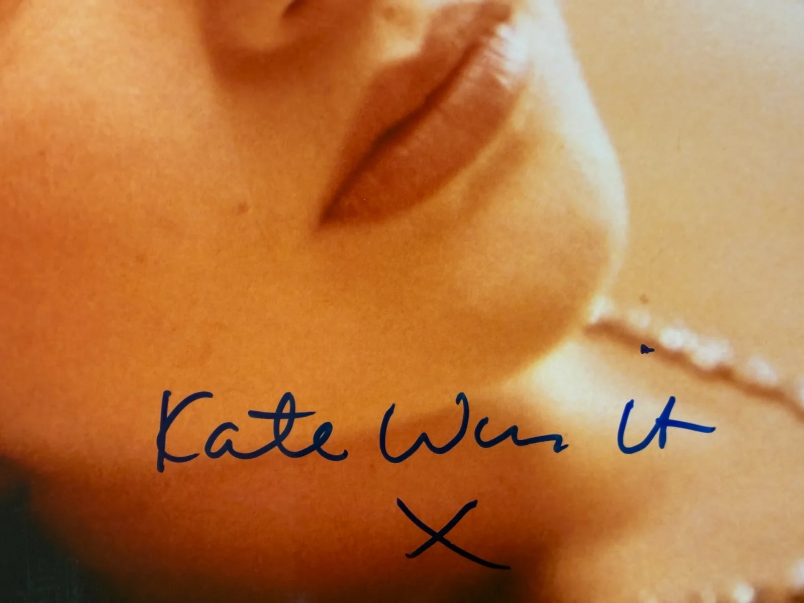 Kate Winslet — Kate Winslet Titanic Autographed Signed 8 x 10 – 1990s Jungle Intrigue COA, изображение 2
