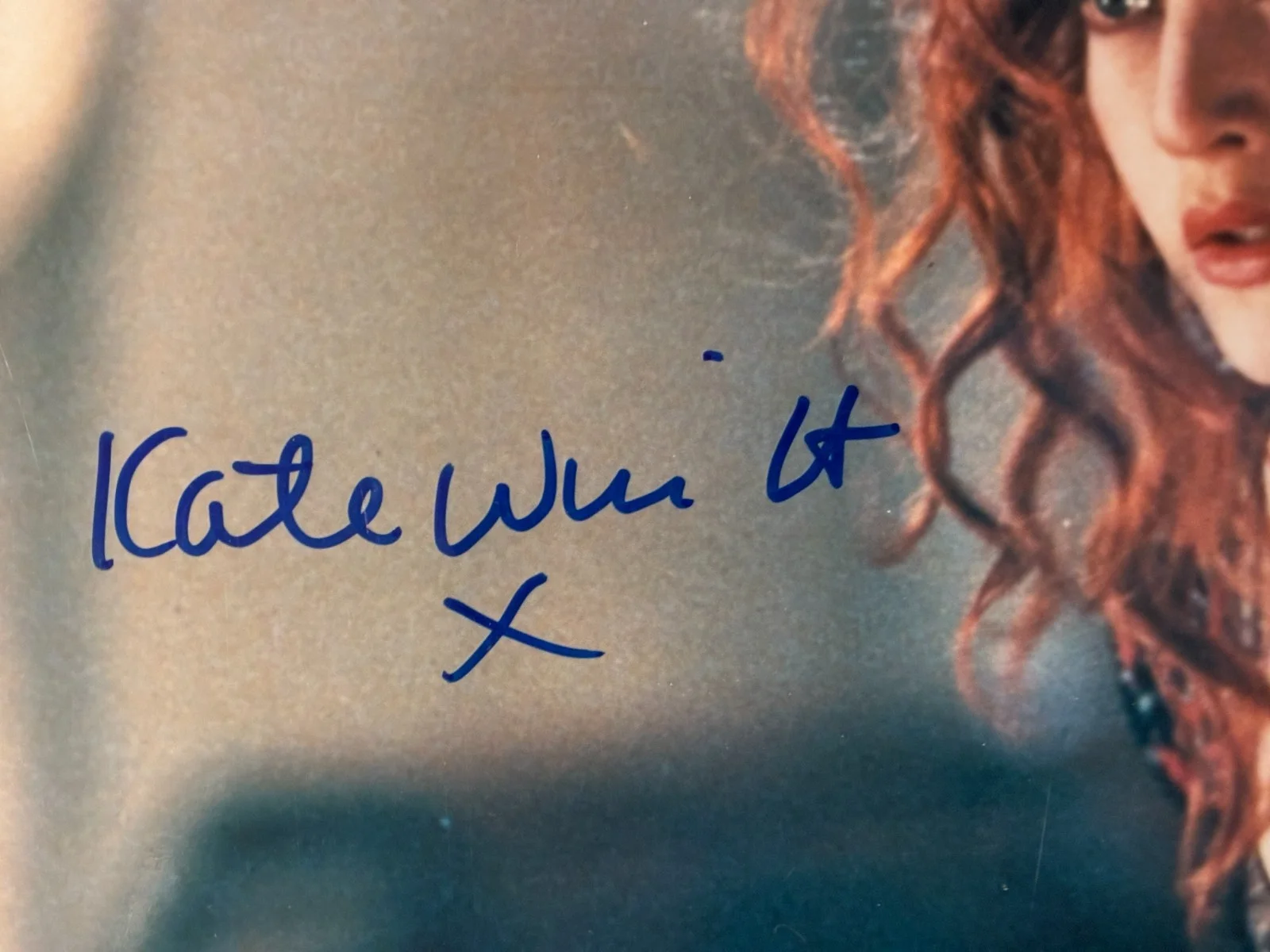Kate Winslet — Kate Winslet Titanic Autograghed Signed 8 x 10 – Specialty Gift Co. COA 1990s, изображение 3