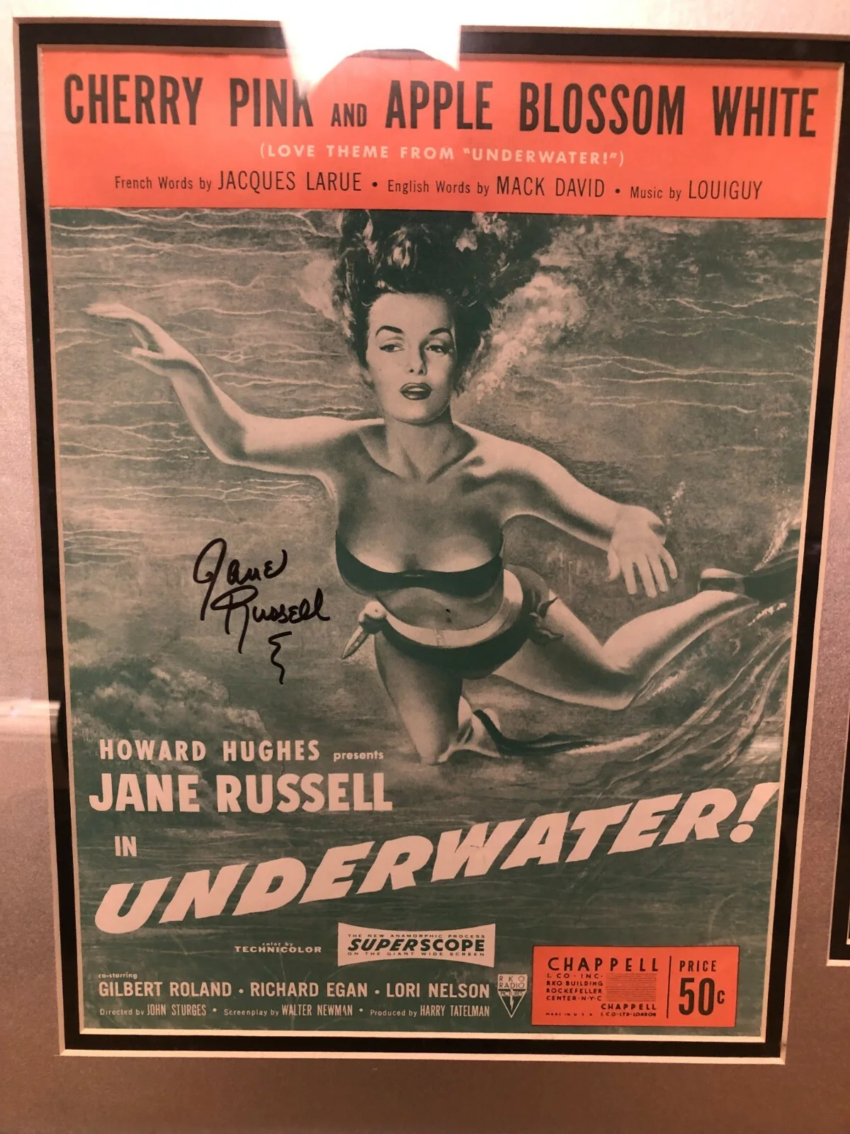 Jane Russell — Actress Jane Russell Signed 1955 UNDERWATER! Promo + B&W Photo – Framed 22 x 18", изображение 2