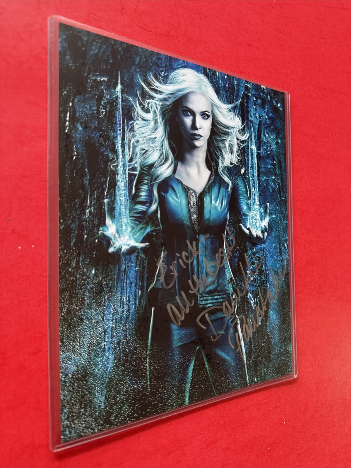 DANIELLE PANABAKER — DANIELLE PANABAKER as KILLER FROST SIGNED 8x10 PHOTO "THE FLASH" AUTOGRAPH, изображение 2