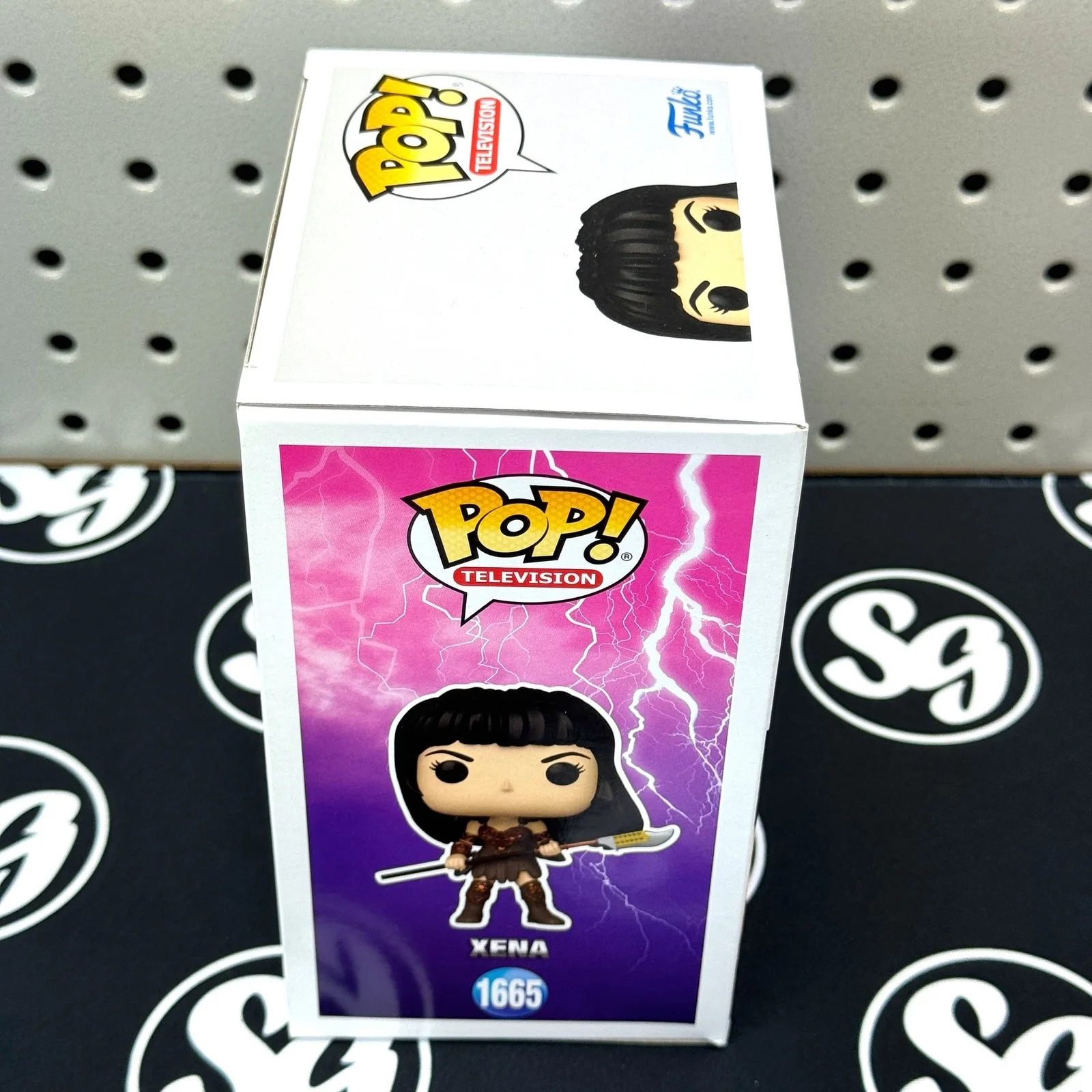 Lucy Lawless — LUCY LAWLESS Signed "Xena" Funko Pop! Vinyl Figure #1665 JSA Cert Autograph Auto, image 5