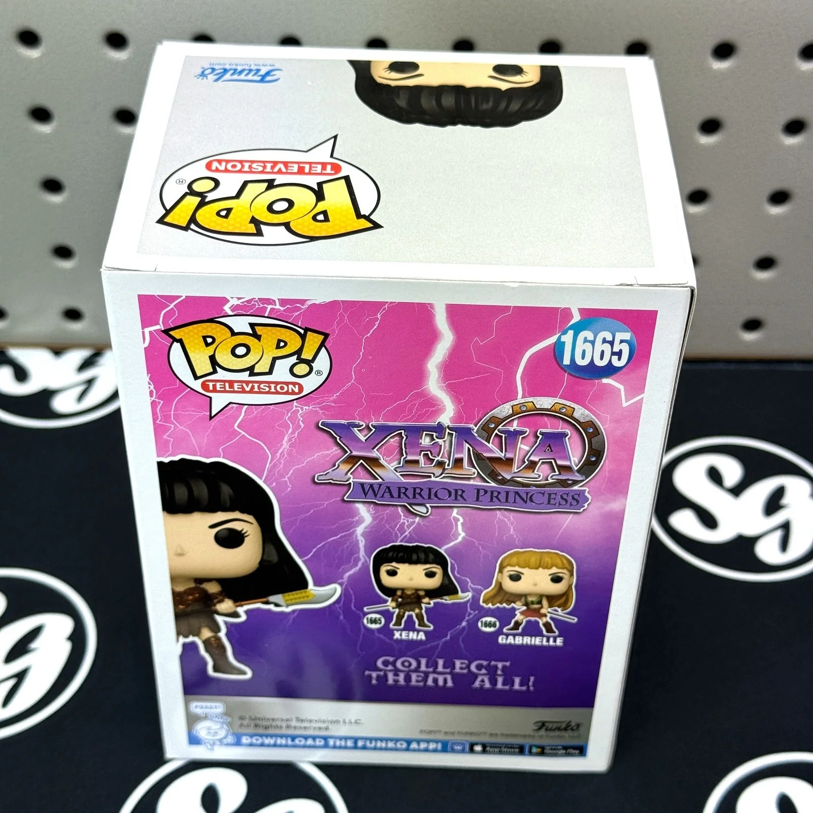 Lucy Lawless — LUCY LAWLESS Signed "Xena" Funko Pop! Vinyl Figure #1665 PSA DNA Auto Autograph, изображение 4