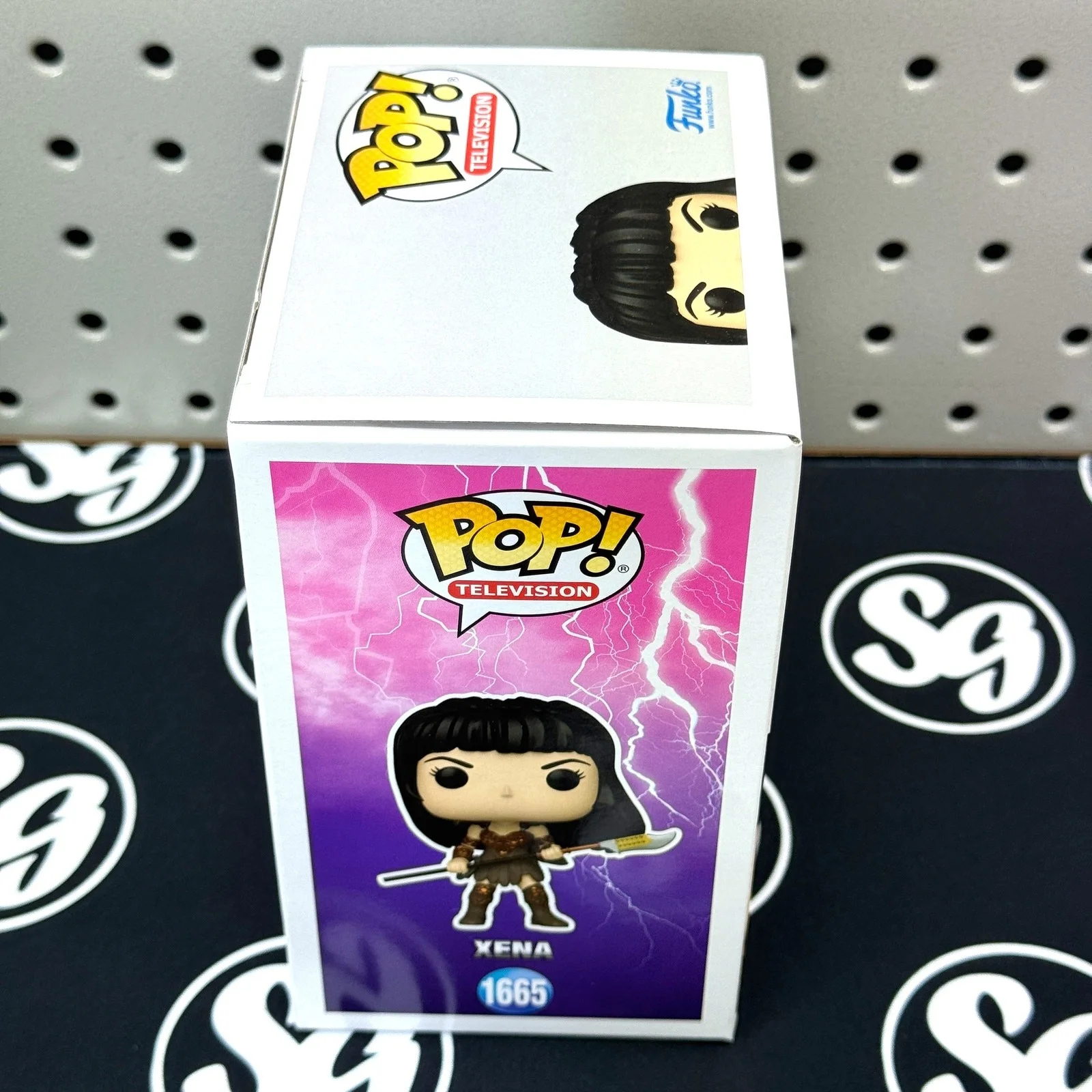 Lucy Lawless — LUCY LAWLESS Signed "Xena" Funko Pop! Vinyl Figure #1665 PSA DNA Auto Autograph, изображение 5