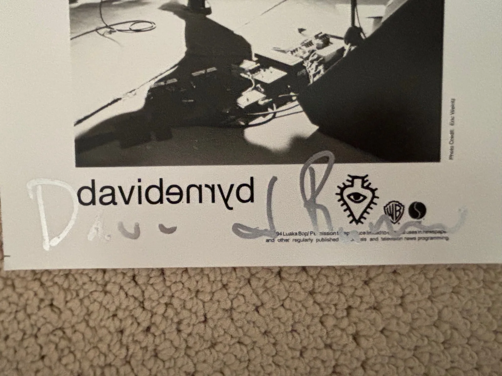 David Byrne (Talking Heads) - Signed (8” x 10”) black & white Autographed Photo, изображение 2