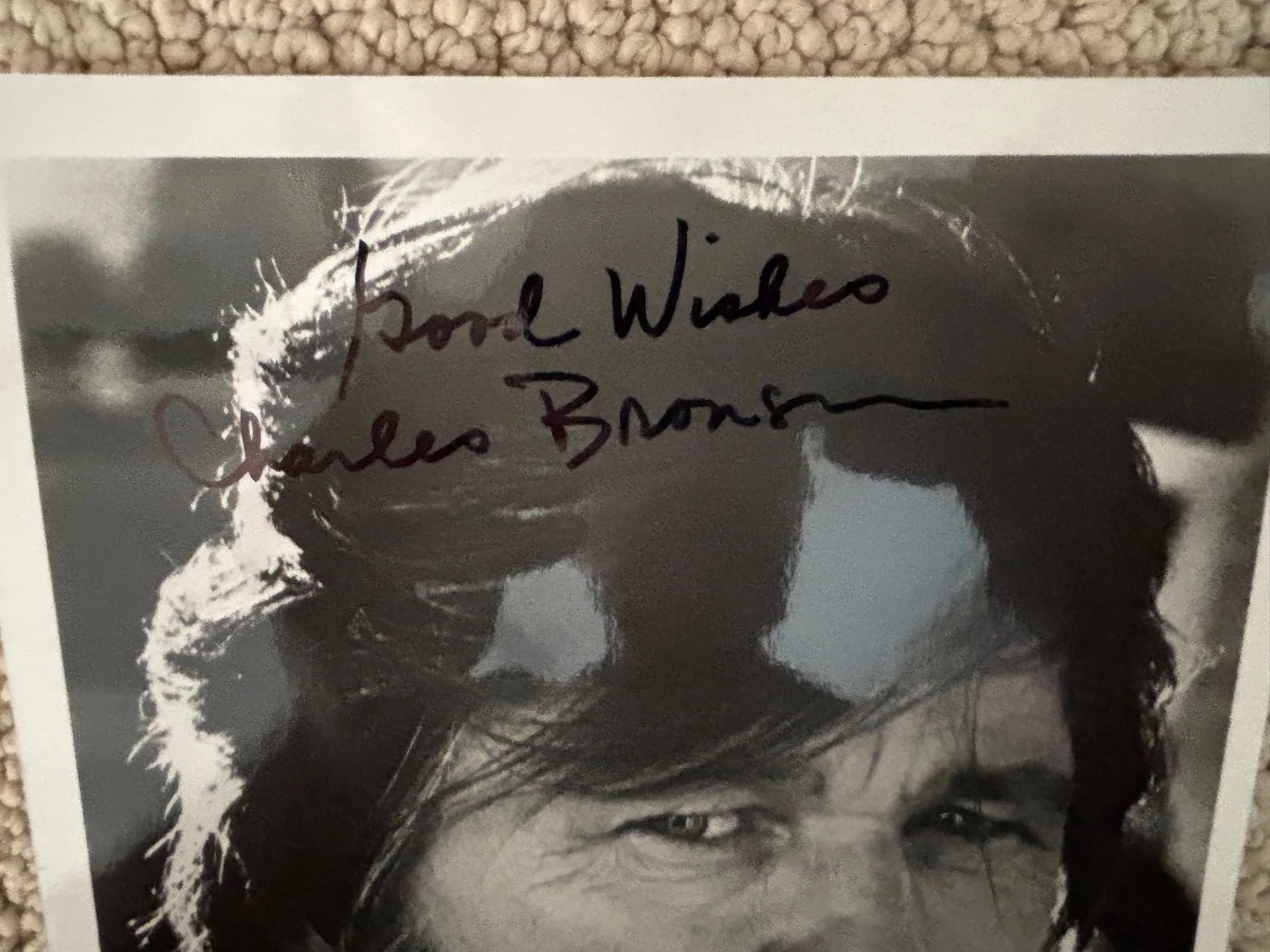 Charles Bronson — Charles Bronson – Signed (8” x 10”) Black and White Autographed Photo, изображение 2